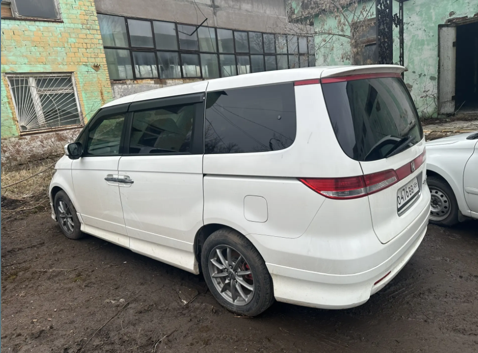 Легковой автомобиль марки «HONDA» модели «ELYSION», 2008 года выпуска, идентификационный номер (VIN) RR1-1211647, государ-ственный регистра-ционный знак Рес-публики Абхазия О 476 ВВ АВН