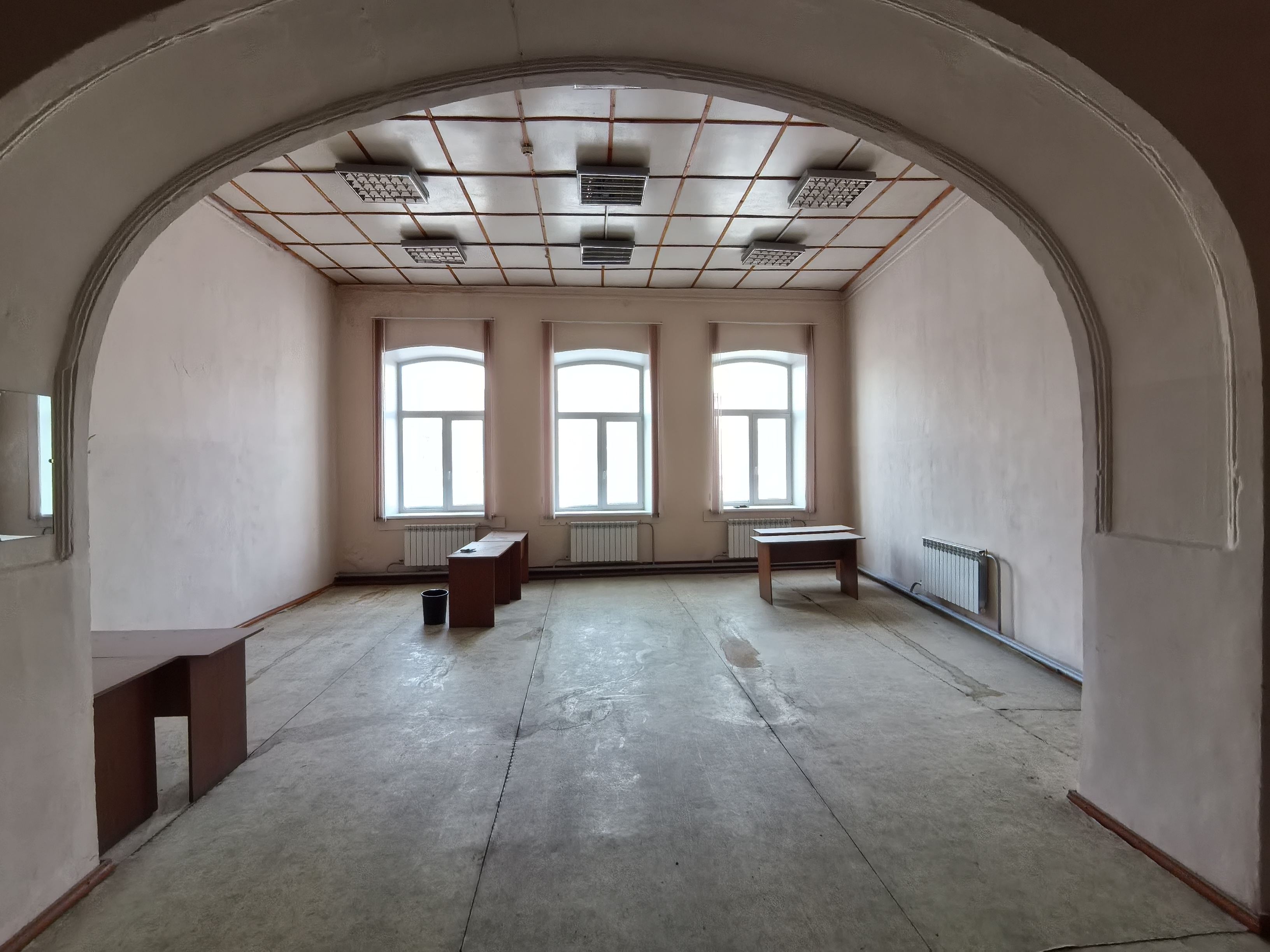 Продажа находящихся в федеральной собственности объектов недвижимого имущества (нежилых помещений) общей площадью 929,2 кв. метра (кадастровые номера: 70:21:0200002:2398, 70:21:0200002:2416), расположенных в здании, являющемся объектом культурного наследия регионального значения, местоположение: Томская область, г. Томск, проспект Ленина, д. 99.