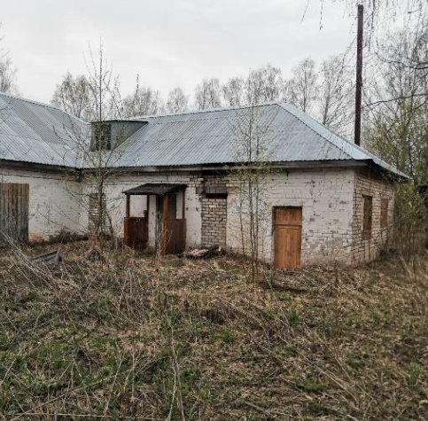Нежилое здание, земельный участок