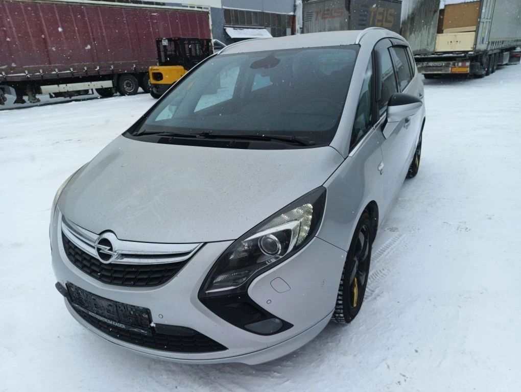 Транспортное средство Opel Zafira Tourer. Регистрационный номер DMR AO 1411, описание состояния товара содержится в АТО 10503050/241225/100047 Покупатель самостоятельно и за свой счет получает ЭПТС на ТС (имеет иностранные номера, на учете в РФ не зарегистрировано). (ключи отсутствуют, техническое состояние не проверялось, пробег не известен). Имущество продается в том виде, в каком оно есть, в случае продажи возврату/обмену не подлежит. За скрытые дефекты имущества Продавец ответственности н