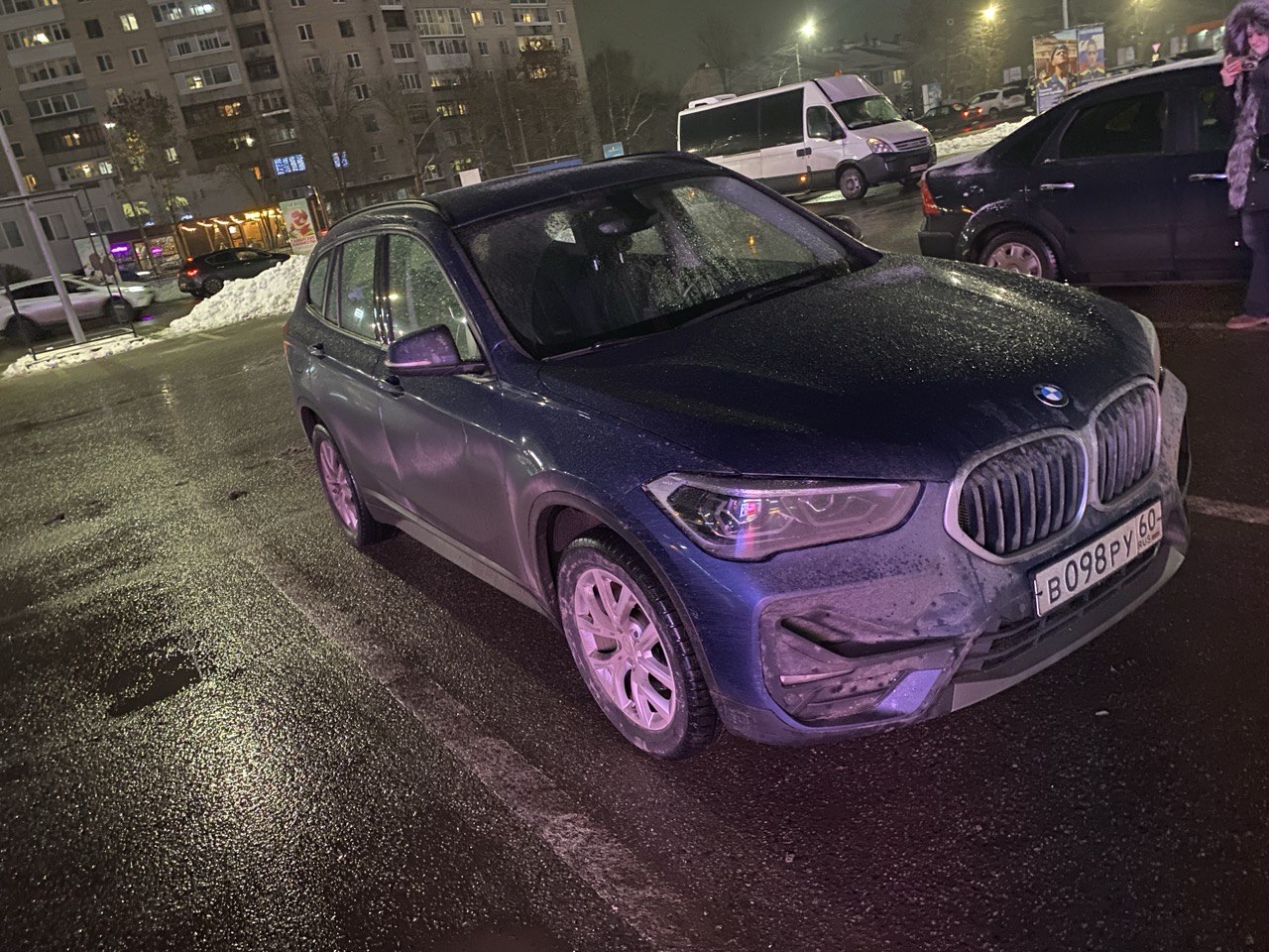 Лот № 5 (вторичные). Автомобиль BMW X1 XDRIVE18D, 2021 года выпуска, государственный номер В098РУ60, идентификационный номер (VIN) WBA11AD0X05U28403. Местонахождение: Псковская обл., г. Великие Луки, ул. Вокзальная, д. 11. Основание для реализации на торгах - постановление судебного пристава-исполнителя о передаче на реализацию на торгах. Должник (собственник) – Росляков П.Ю.