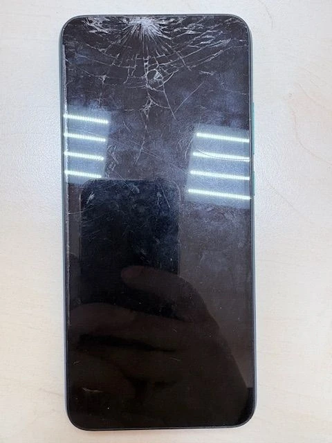 С/т Iphone SE. 1 шт.