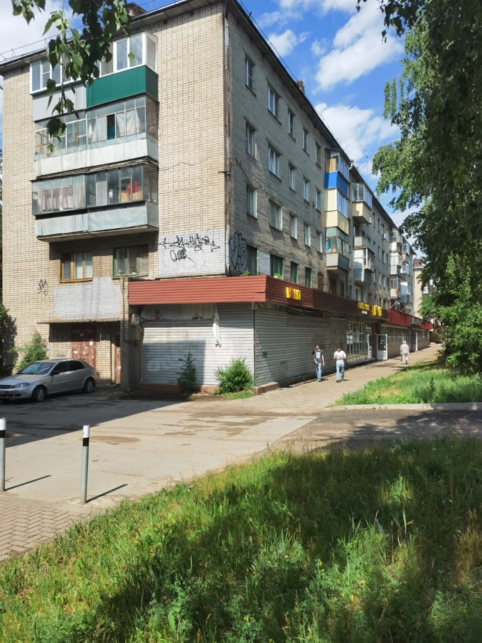 - нежилое помещение № 2 (кадастровый номер 48:20:0012503:1476) площадью 587,5 кв. метра, расположенное на 1 этаже и в подвале жилого дома по адресу: Липецкая обл., г. Липецк, ул. Гагарина, д. 63а