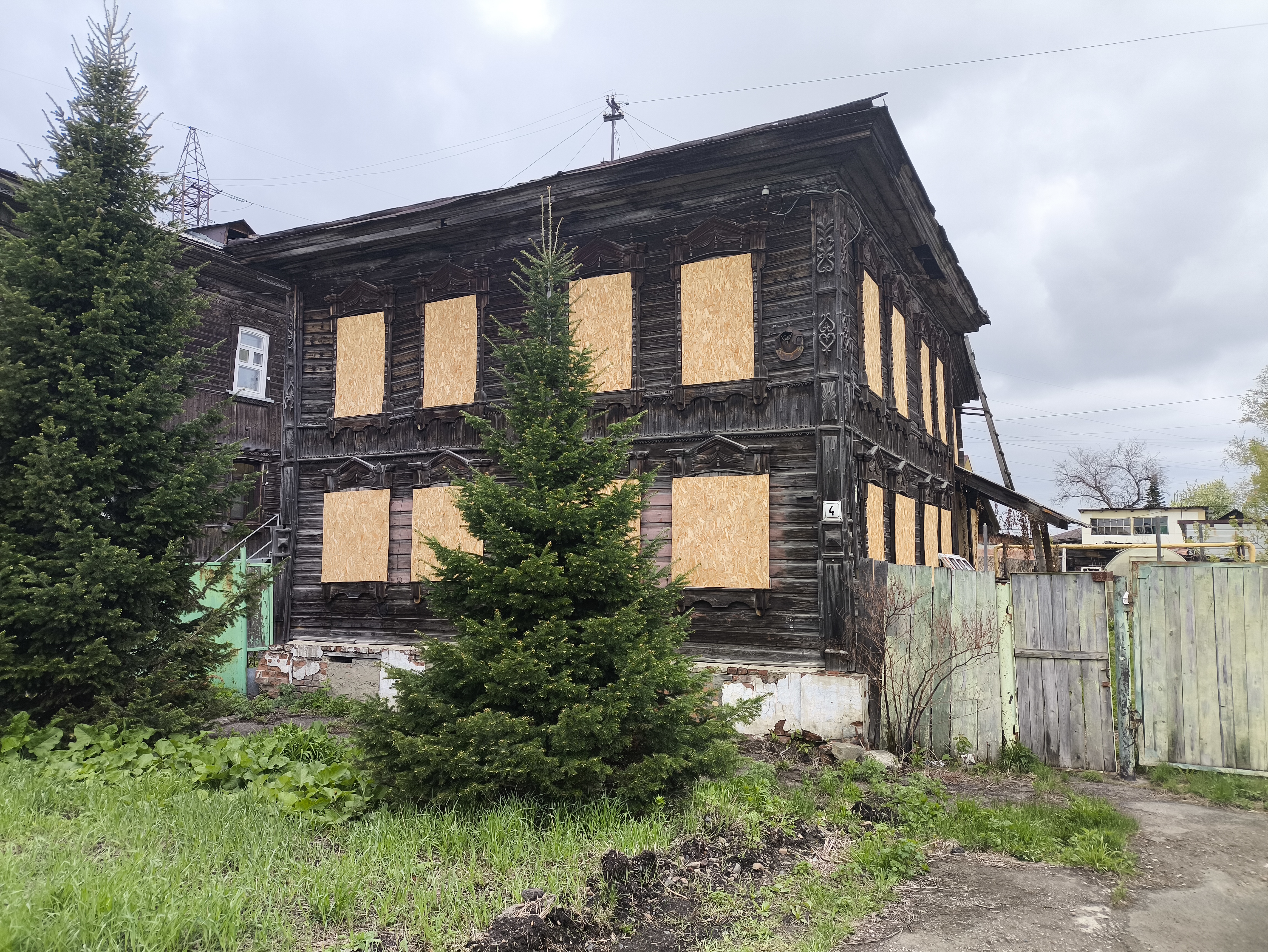 Нежилое здание по адресу: Томская область, г. Томск, ул. Трифонова, д. 4
