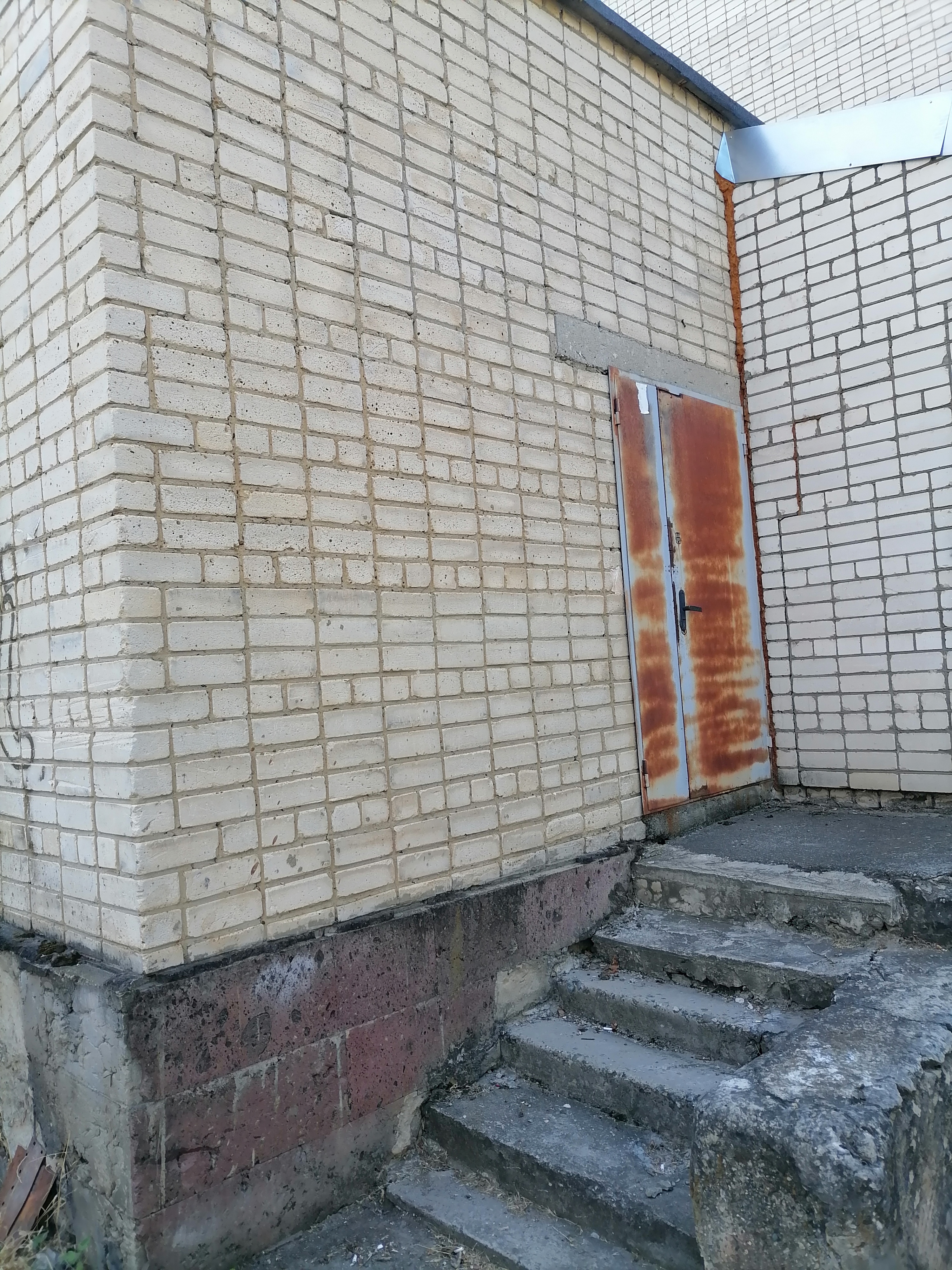 Помещения №№ 59, 60, 61 площадью 17,2 кв.м, этаж: 01, кадастровый номер: 26:12:011103:1137, наименование: данные отсутствуют, назначение: нежилое, по адресу: Российская Федерация, (Промышленный район), Ставропольский край, г. Ставрополь, ул. Краснофлотская, д. 101.