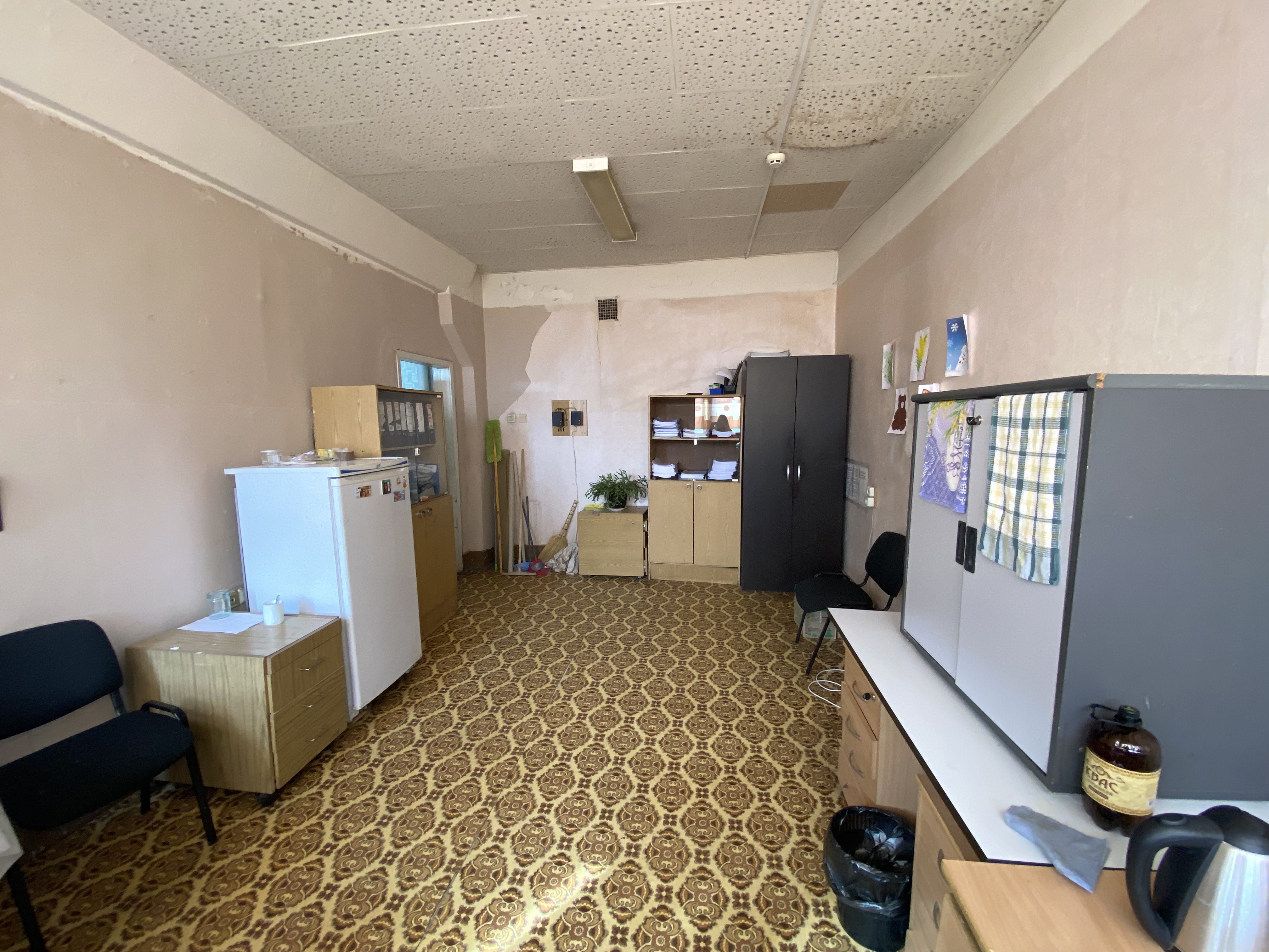 Объект аренды, площадь 105,70 кв. м, номера на поэтажном плане:  этаж 3, пом. 17, 26, 27, 54, 55, адрес (местонахождение) объекта:  Московская область, р-н Люберецкий, г Люберцы, пр-кт Октябрьский, д 211. Вход в объект аренды из помещения почтамта,  при использовании помещения необходимо учитывать график работы  почтамта.
