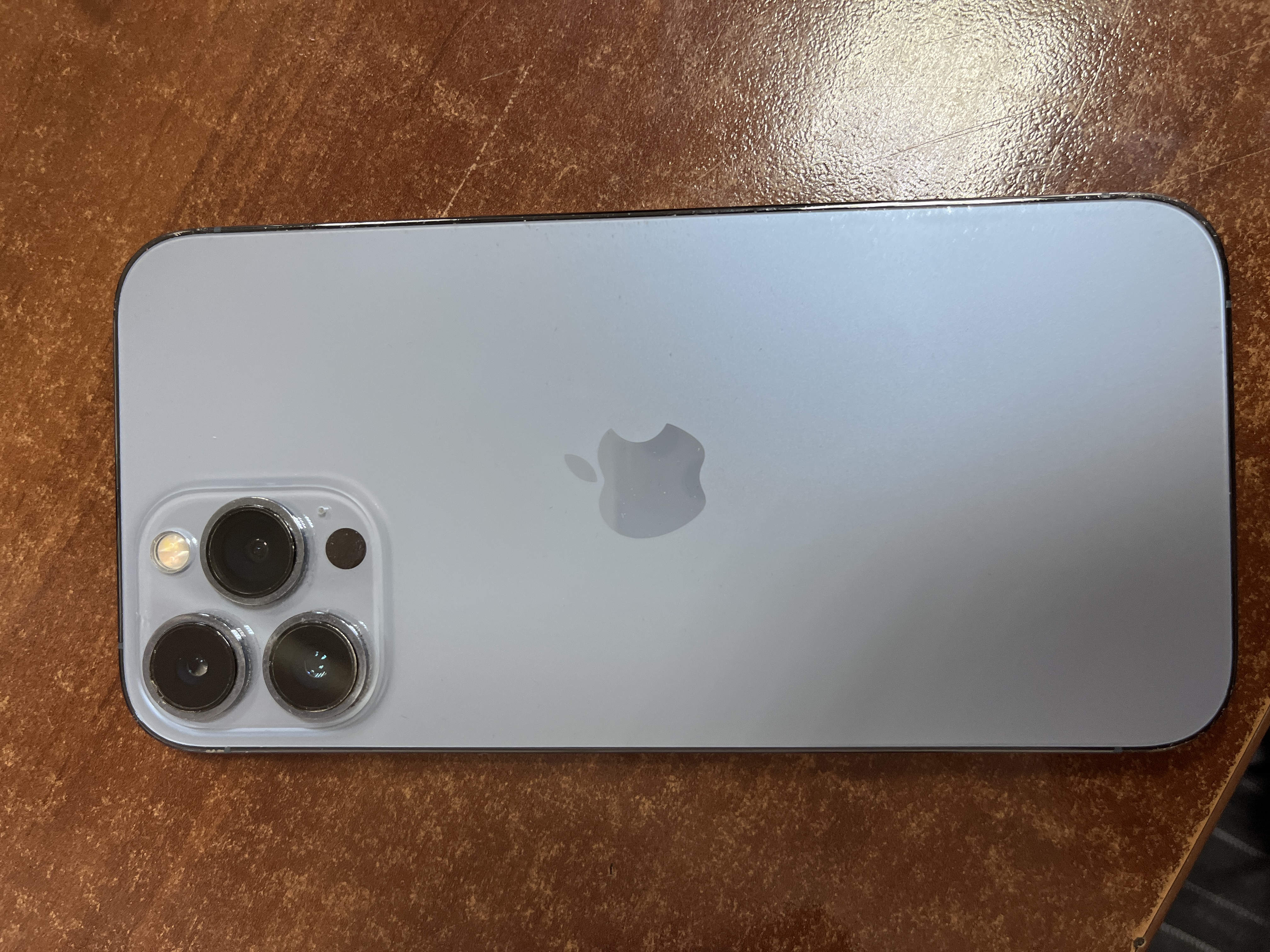 Сотовый телефон марки Iphone 13 ProMax, цвет голубой,imei отсутствует.