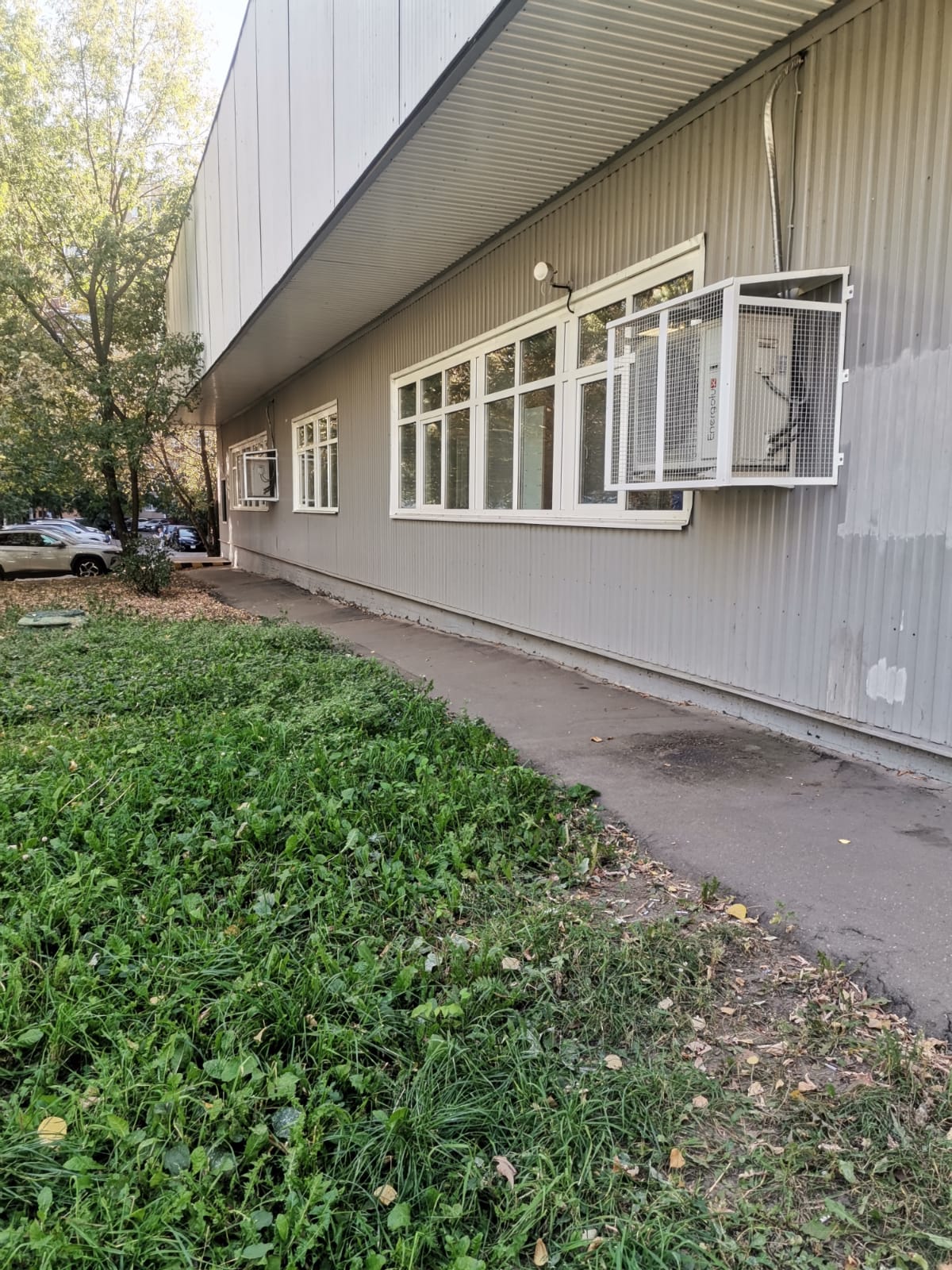 Объект аренды, площадь 172,5 кв. м, номера на поэтажном плане: этаж 1, пом. I, ком. часть 16, 17, 18, 21, 25, адрес (местонахождение) объекта: Российская Федерация, город Москва, вн.тер.г. муниципальный округ Братеево, улица Ключевая, дом 6, корпус 3. Вход в объект аренды из общей входной группы с отделением почтовой связи, при использовании помещения необходимо учитывать график работы отделения почтовой связи.