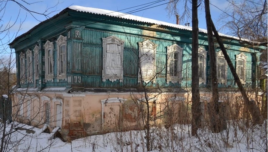 Нежилое здание, назначение: нежилое, общей площадью 245,3 кв.м., количество этажей: 2, в том числе подземных 0, кадастровый номер: 74:25:0304309:114, расположенное по адресу: Российская Федерация, Челябинская область, городской округ Златоустовский, город Златоуст, улица им. В.И.Ленина, дом 35