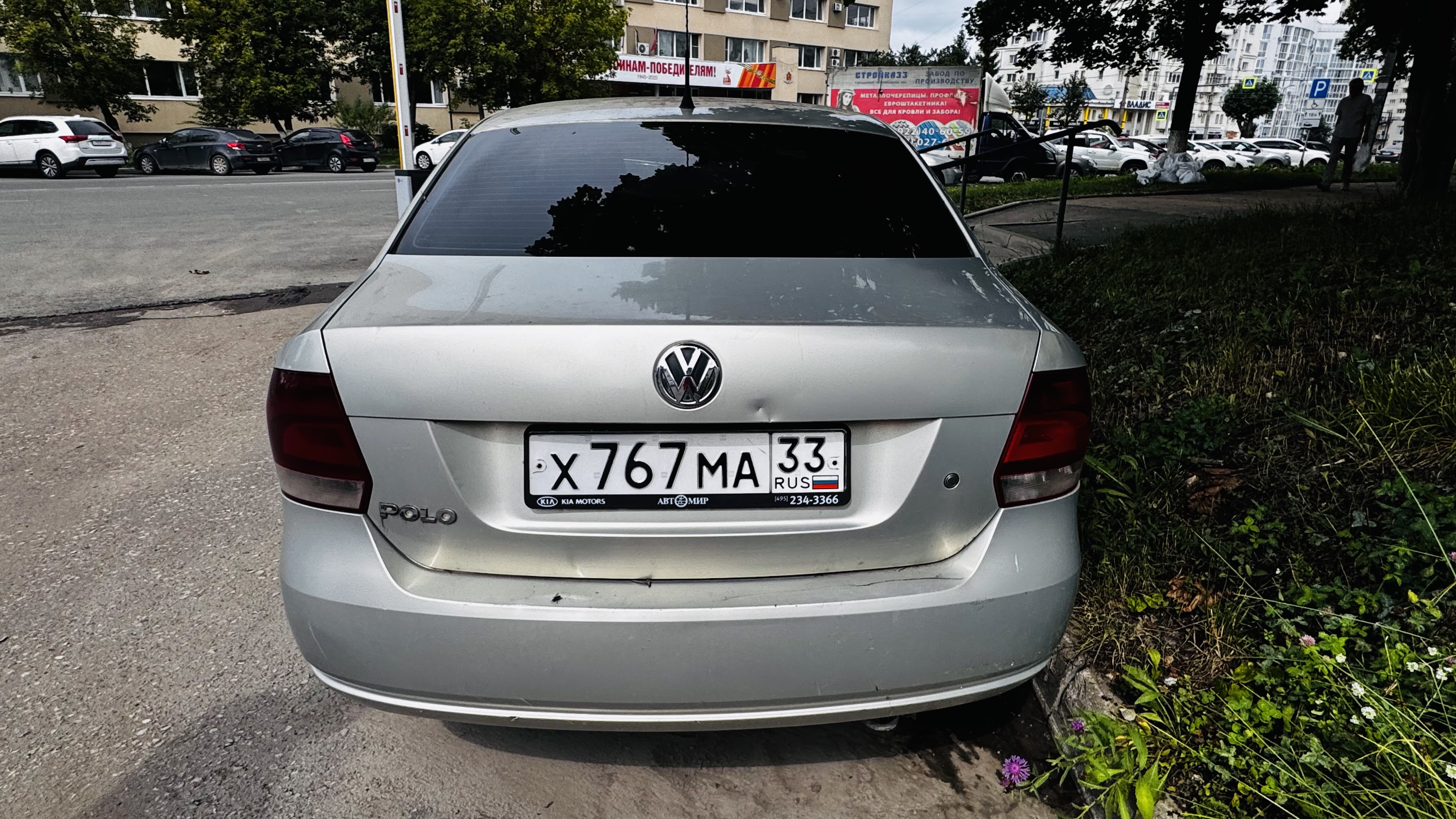 Автомобиль VOLKSWAGEN POLO 2011 года выпуска