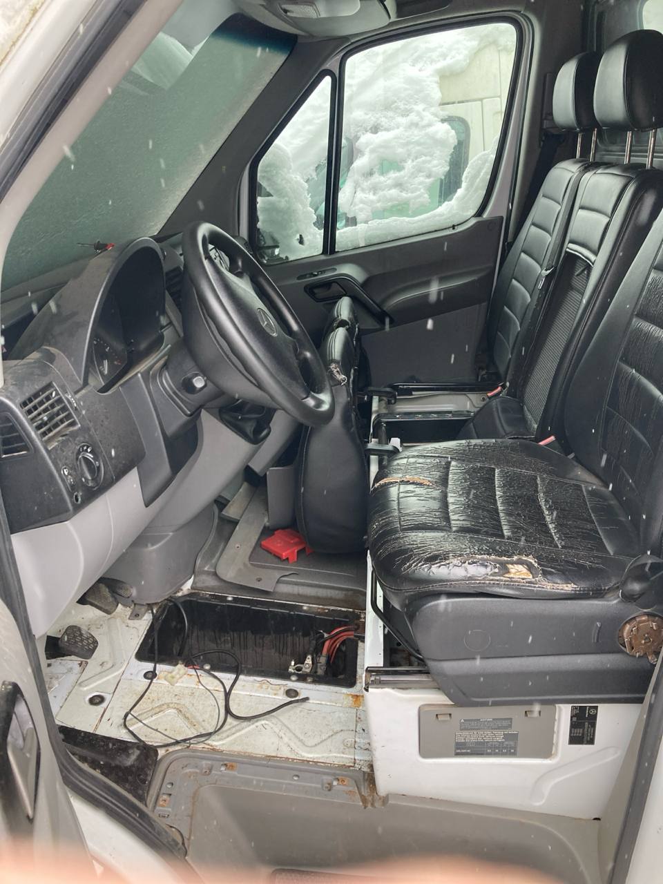 Транспортное средство: автомобиль марка MERCEDES-BENZ, модель «SPRINTER 316 CDI» (годные остатки)