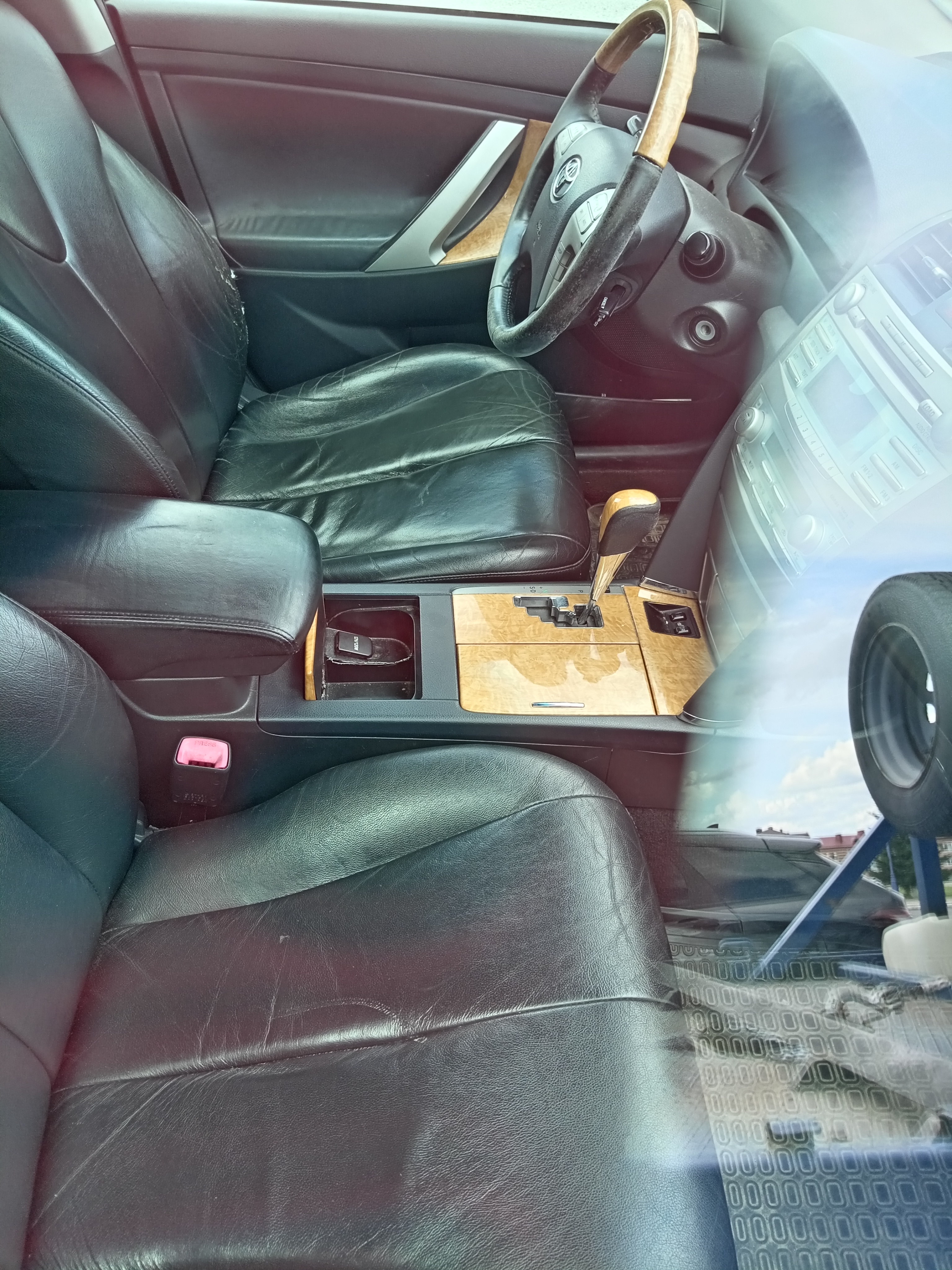 Легковой автомобиль TOYOTA CAMRY