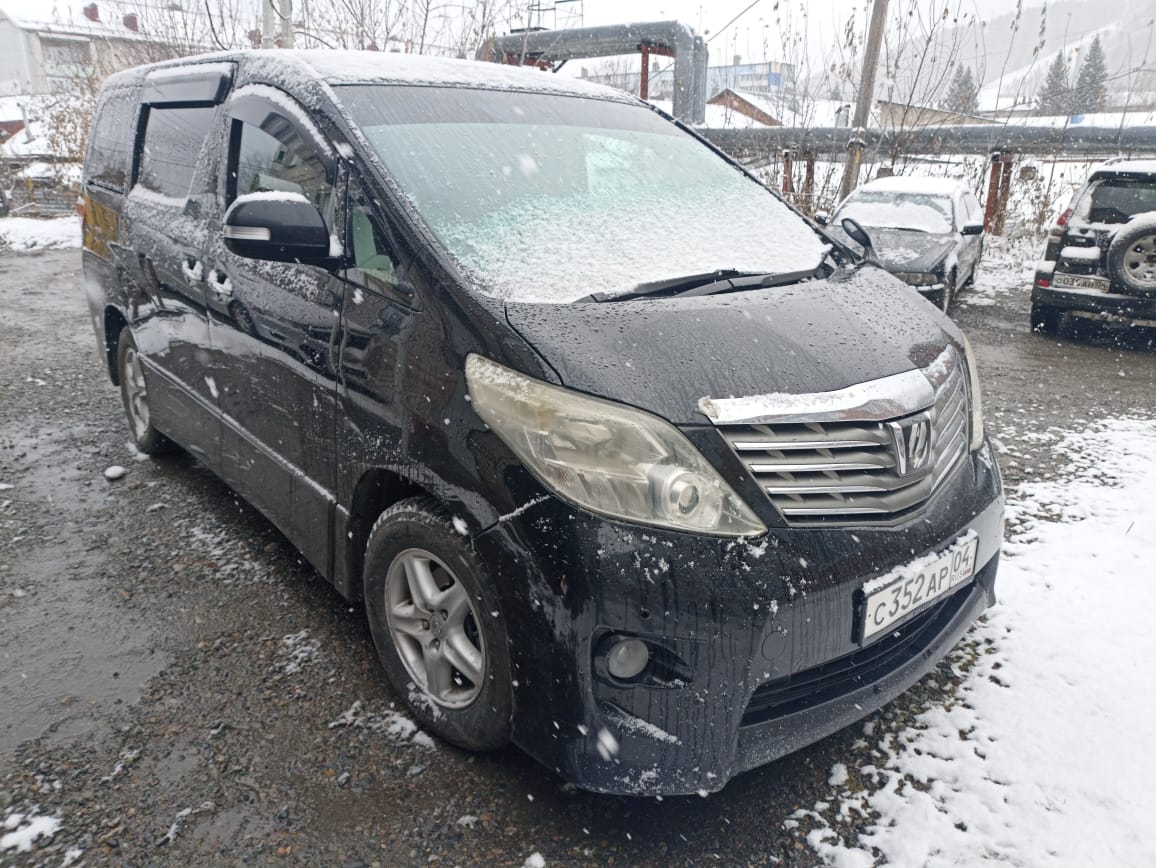 Автомобиль Toyota Alphard