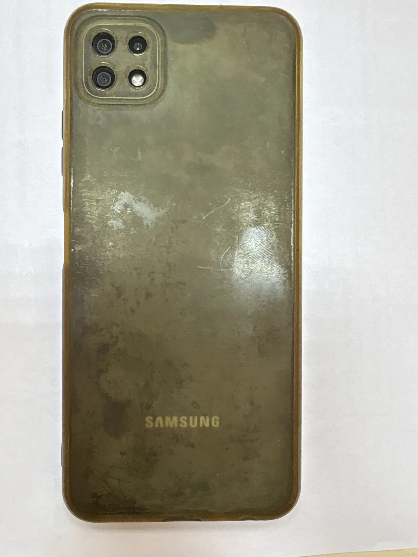 Мобильный телефон марки: «Samsung», модель: «Galaxy A22» (IMEI 1: «351835826154803» IMEI 2: «354668456154802»), с содержащейся внутри сим-картой оператора сотовой связи «Мегафон». 1 шт