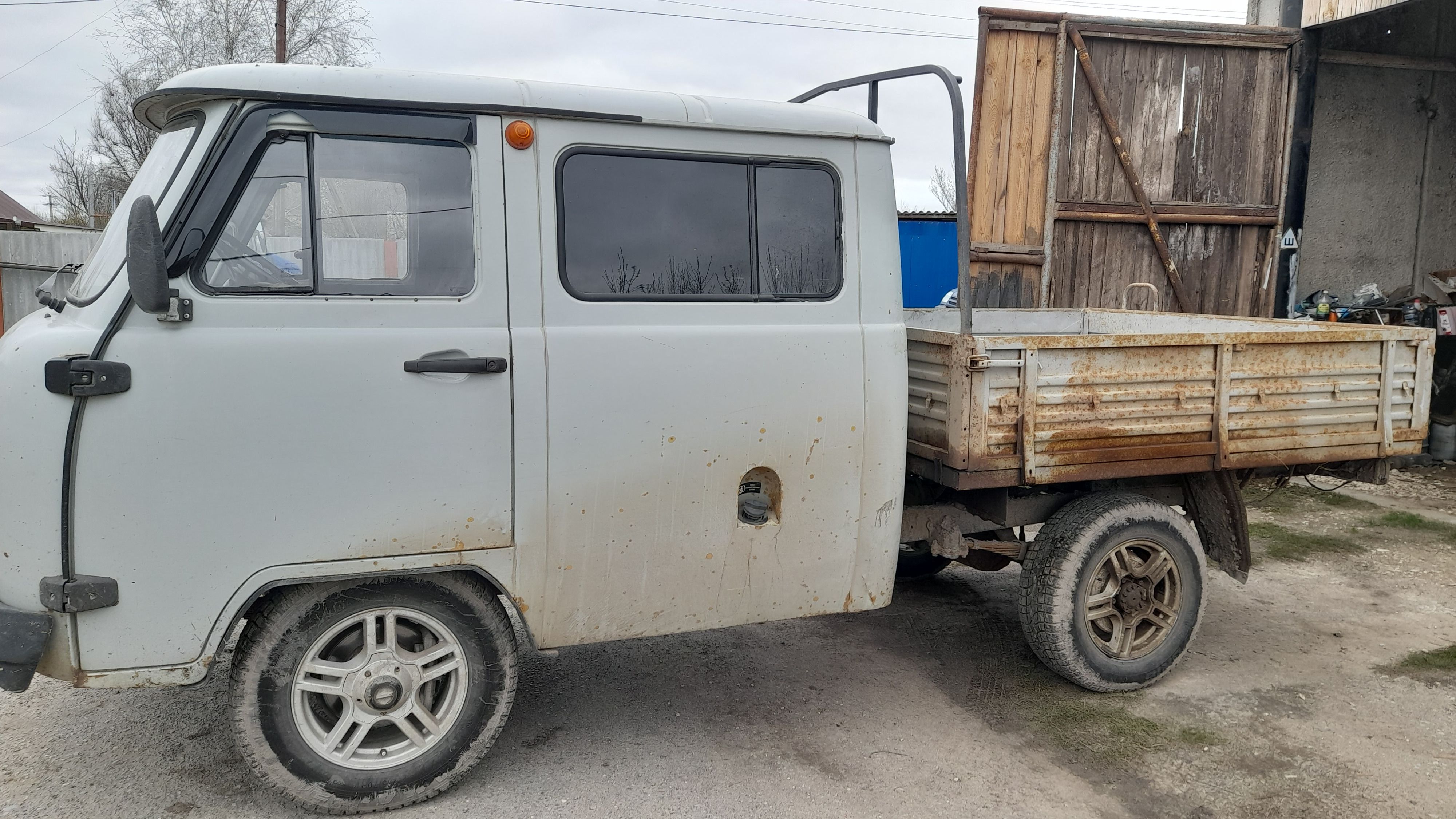 Автомобиль УАЗ 390944
