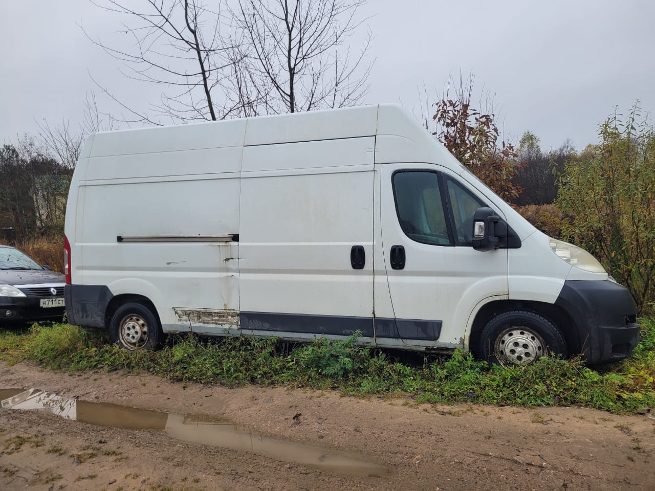 Лот № 3. Автомобиль Citroen Jumper, 2008 года выпуска, государственный номер С425ЕА60, идентификационный номер (VIN) VF7YCBMFC11290627, следы коррозии, сколы, водительское сиденье имеет порезы, отсутствует аккумуляторная батарея. Местонахождение: Псковская обл., Псковский р-н, д. Глоты. Основание для реализации на торгах - постановление судебного пристава-исполнителя о передаче на реализацию на торгах. Должник (собственник) – ИП Козловский М.В.