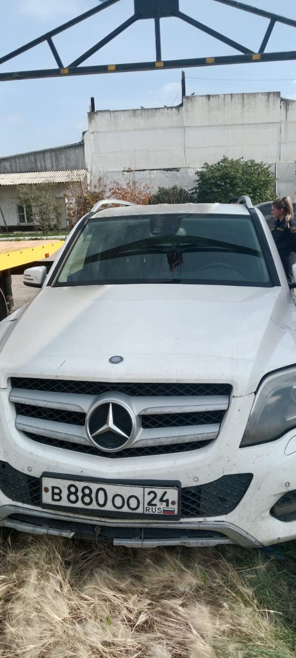 Легковой автомобиль седан MERCEDES Benz GLK 300 4MATIC, 2013г.в., г/н В880OO24, vin WDC2049901G128223, номер кузова WDC2049901G128223, номер двигателя 433143, цвет белый. Начальная цена продажи 1 731 450 руб. Задаток 260000 руб.