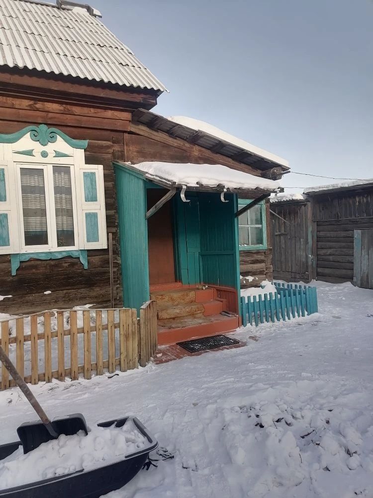 Жилой дом площадью 42,7 кв. м, кадастровый номер 03:01:250107:107. Местоположение: Республика Бурятия, Баргузинский р-н, с.п. Уринское, с. Уро, ул. Советская, д. 59. Земельный участок площадью 3088 кв. м, кадастровый номер 03:01:250107:26, категория земель - земли населенных пунктов, вид разрешенного использования - для ведения личного подсобного хозяйства. Местоположение: Республика Бурятия, Баргузинский р-н, с.п. Уринское, с. Уро, ул. Советская, уч. 59.