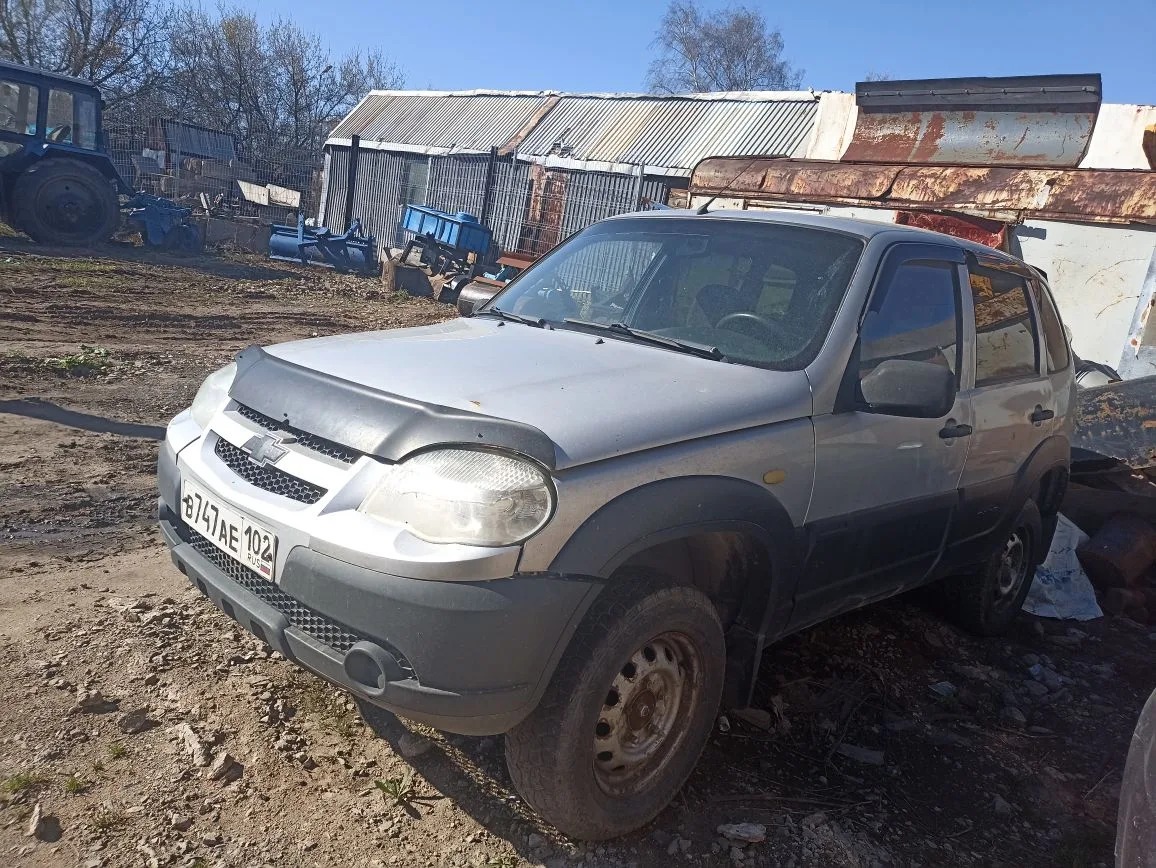 Автомобиль Шевроле Нива ВАЗ 2123