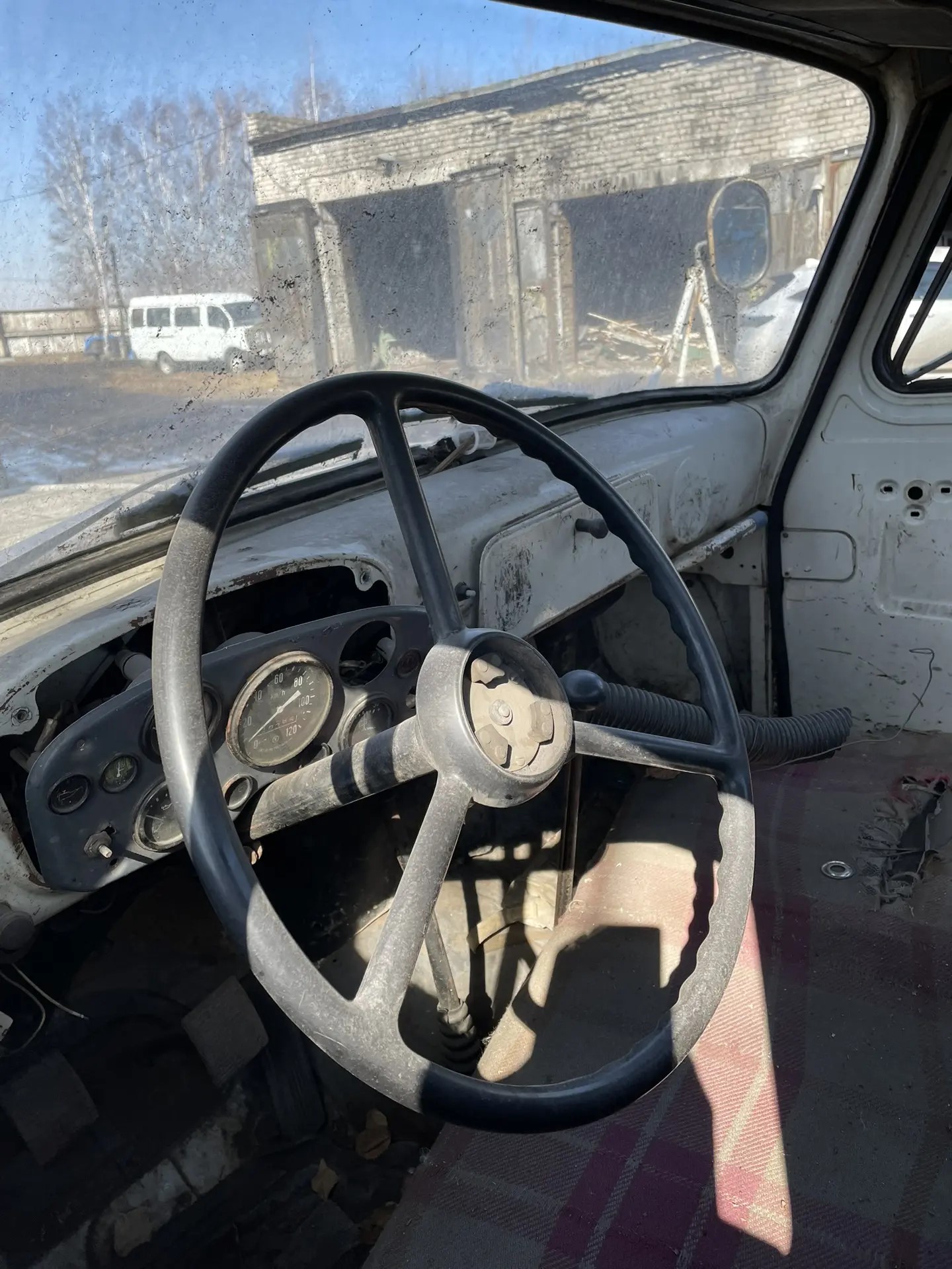 Автомобиль грузовой бортовой ГАЗ 52-01