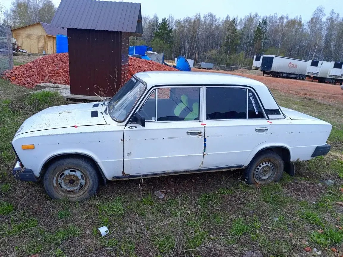 Автомобиль ВАЗ 21061, г/н А740ОН124, 1998 г.в., VIN XTA210610W4031341, двигатель № 5059067, цвет белый. Рабочее состояние, и комплектность автомобиля не проверялось. Находится в г. Канск, данное имущество обращено в доход государства (Документы, ключи отсутствуют). (2396/25)