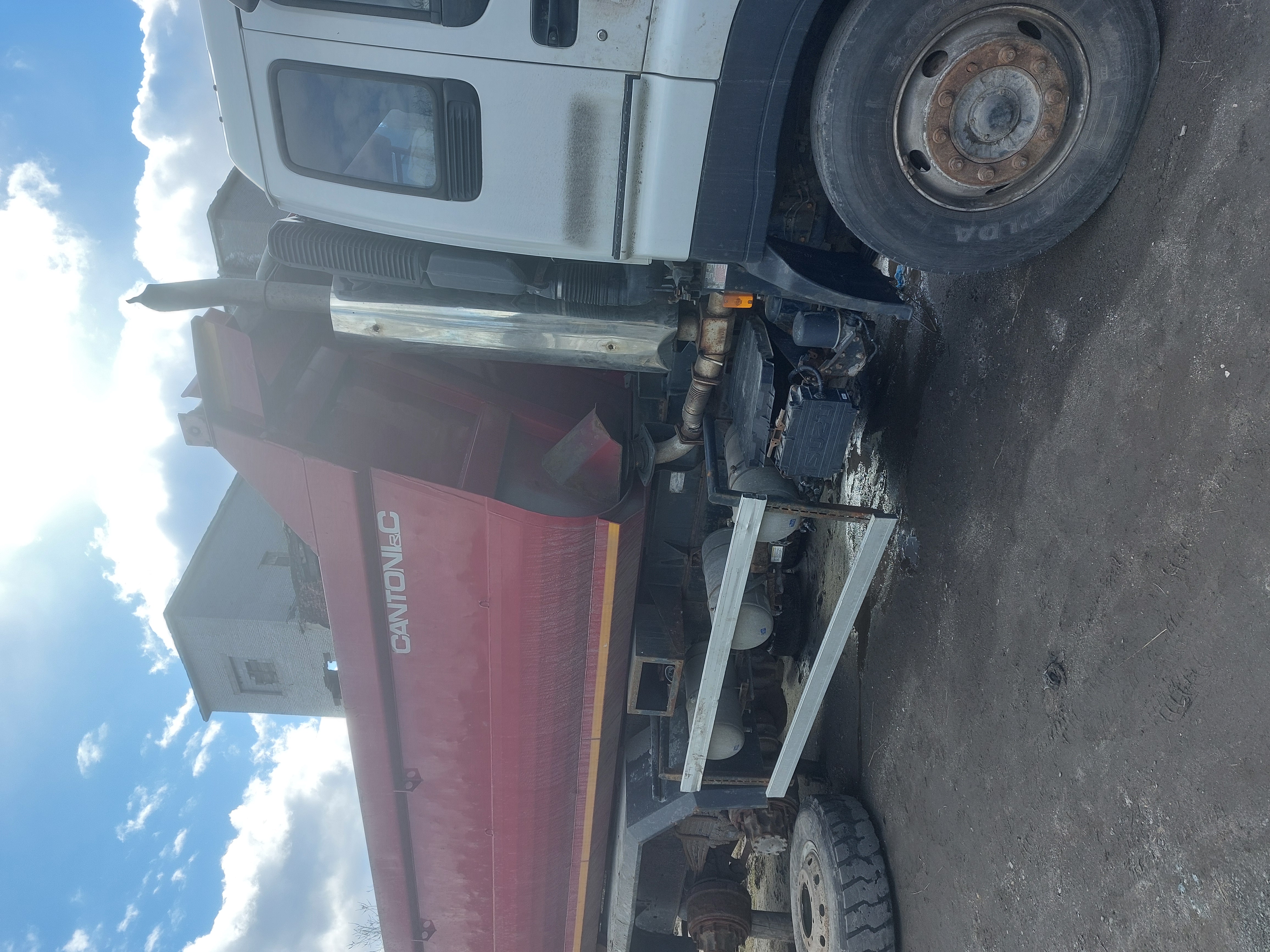 Грузовой самосвал Isuzu, без модели, 2019 г.в., VIN XD2664700KA000109, цвет белый, не на ходу, без документов. Расположено по адресу: г. Мурманск, проезд Автопарковый, д. 1. По итогам торгов по данному лоту победитель производит оплату за имущество по цене, увеличенной на сумму НДС (22 %). Должник ООО «Атлас Плюс».