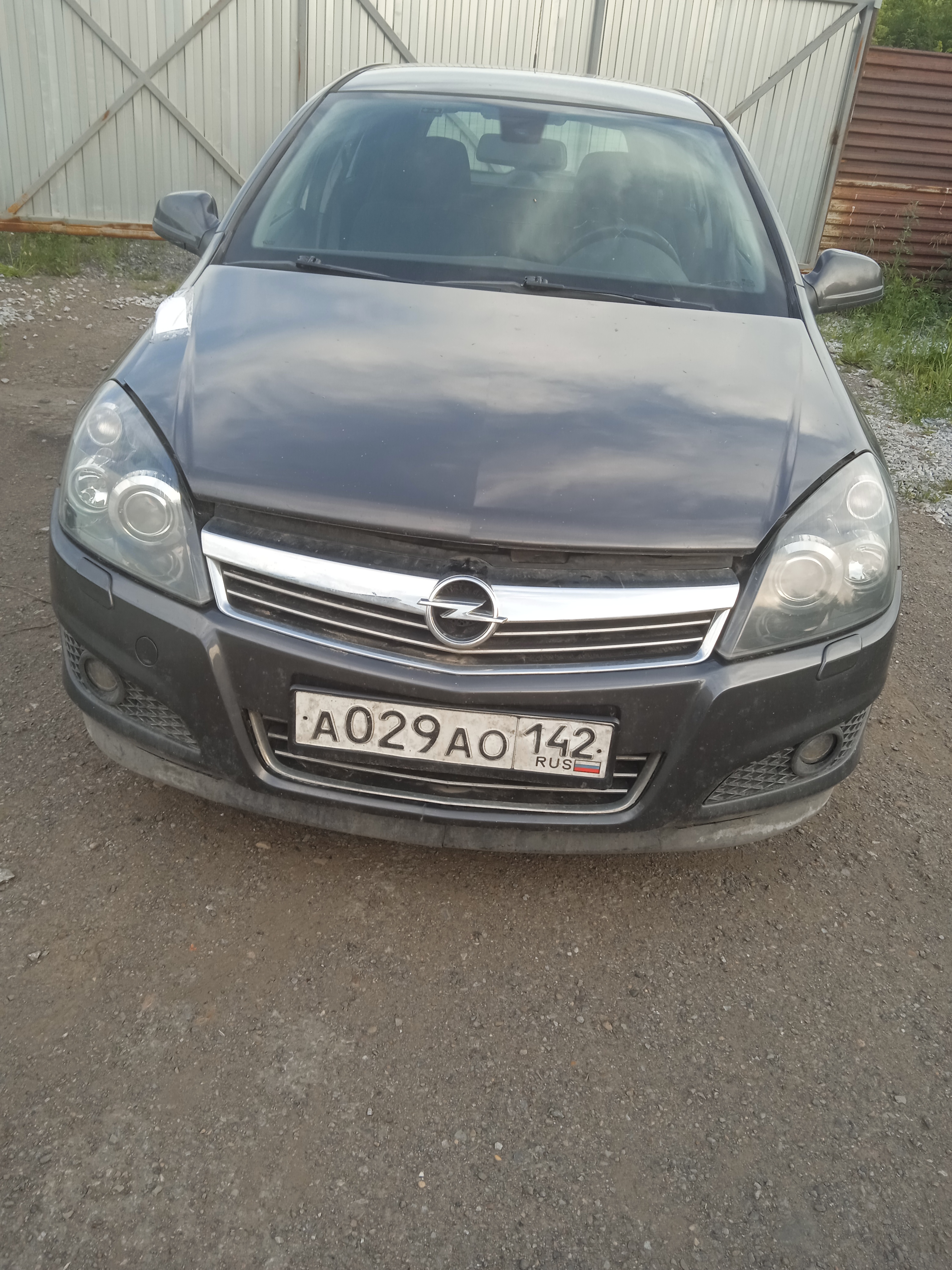 Транспортное средство OPEL ASTRA, Автомобиль Mercedes Benz, Автомобиль Hyundai Solaris