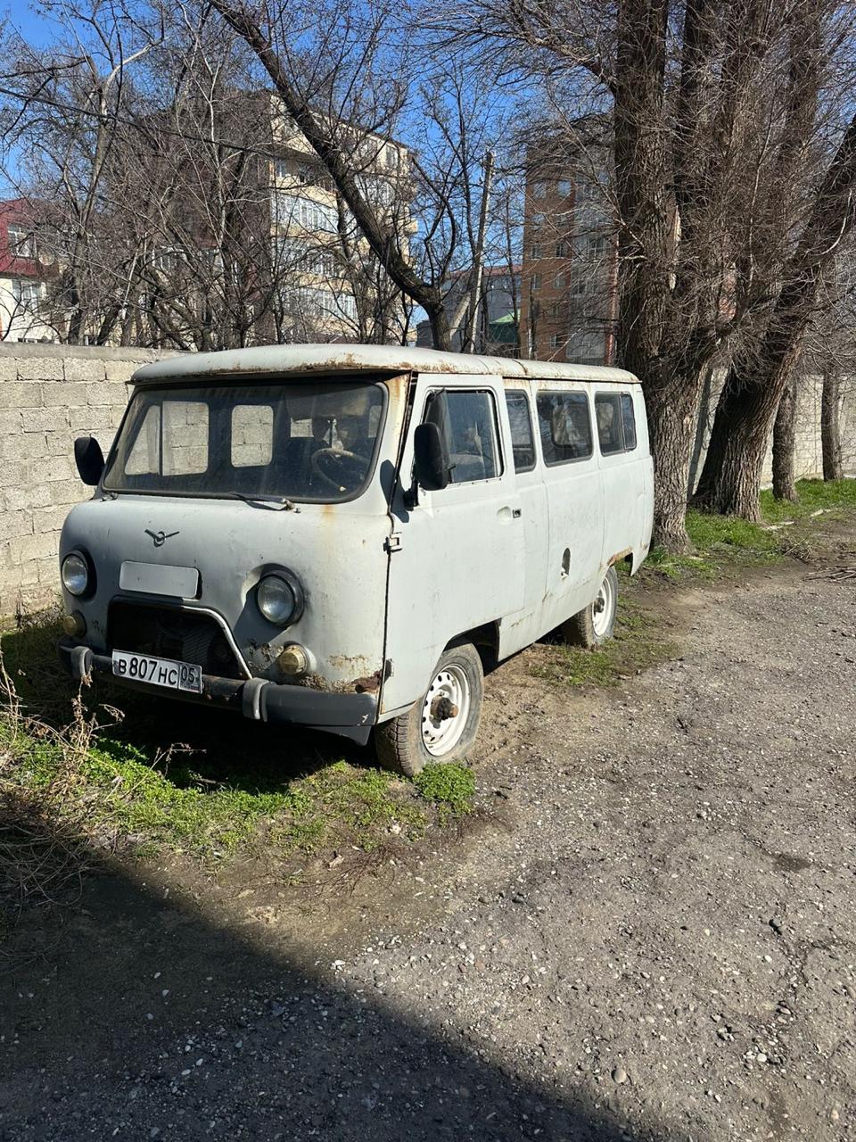 Лот №1 – Транспортное средство УАЗ–22069, Государственный регистрационный знак В807НС05, год изготовления:2003 идентификационный номер (VIN): XTT22069030468520; модель двигателя: УМЗ-421800 номер двигателя: 30904037 мощность двигателя кВт/л.с.: 66 / 90 паспорт транспортного средства № 73 КР 641019 дата выдачи 18.12.2015 г. обременения: сведения отсутствуют. Характеристика имущества: Б/у