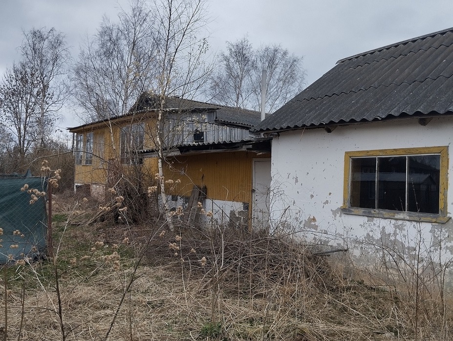 Нежилое здание (база отдыха), площадь 75,2 кв. м; земельный участок, площадь 4026 кв. м, расположенное по адресу: Новгородская область, Старорусский район, с/п Наговское, д. Буреги, ул. Соборная, д. 11