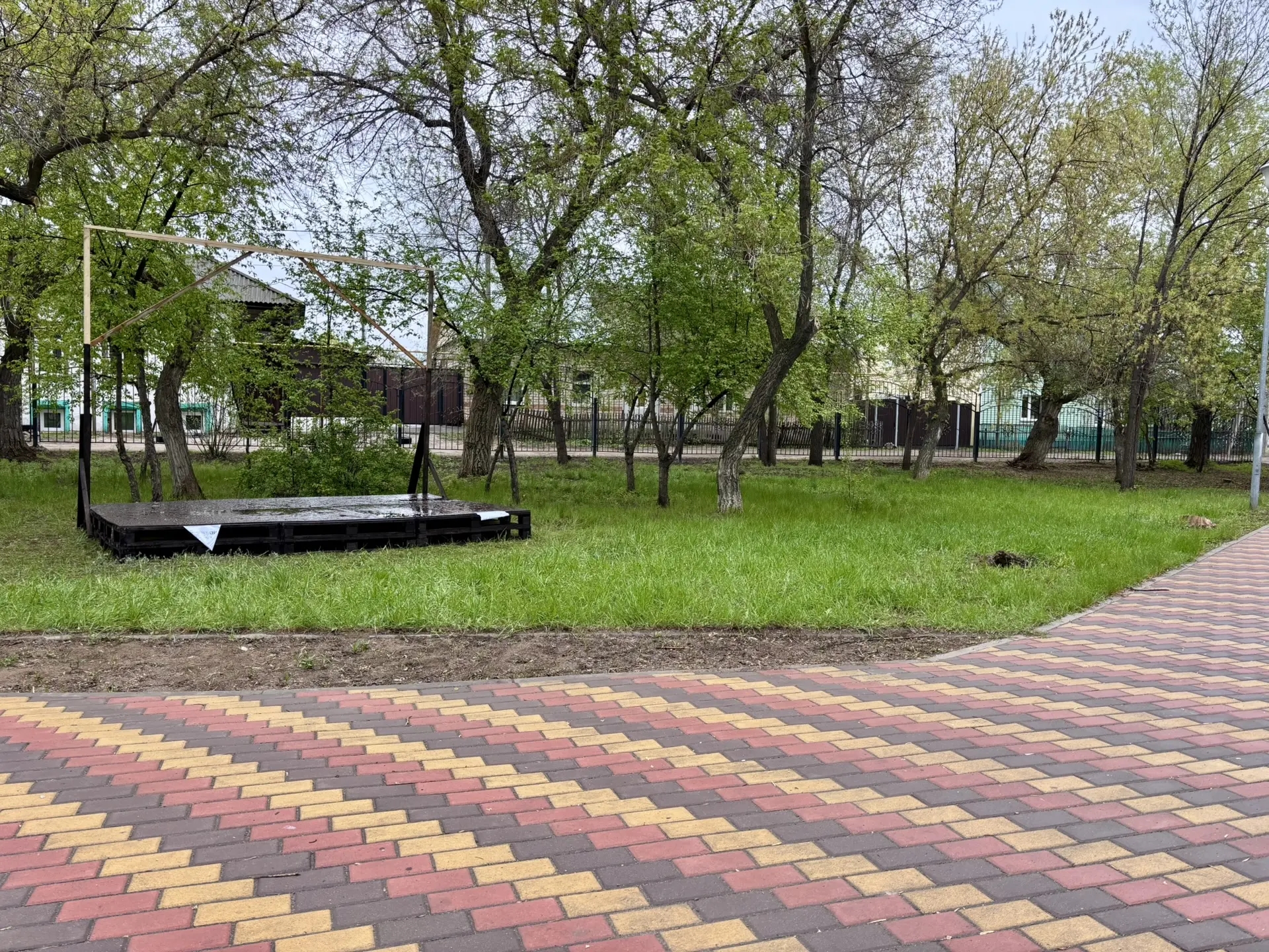 Право на заключение договора аренды сквера им. В.И. Ленина, расположенного по адресу: Оренбургская область, г. Соль-Илецк, ул. Калинина, ул. Уральская, общей площадью 5694,0 кв.м. для размещения нестационарных парковых объектов