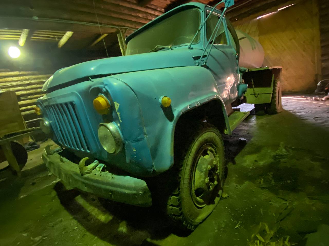 Автомобиль ГАЗ-53 цистерна, год выпуска – 1982, модель, № двигателя 2111590, цвет - голубой