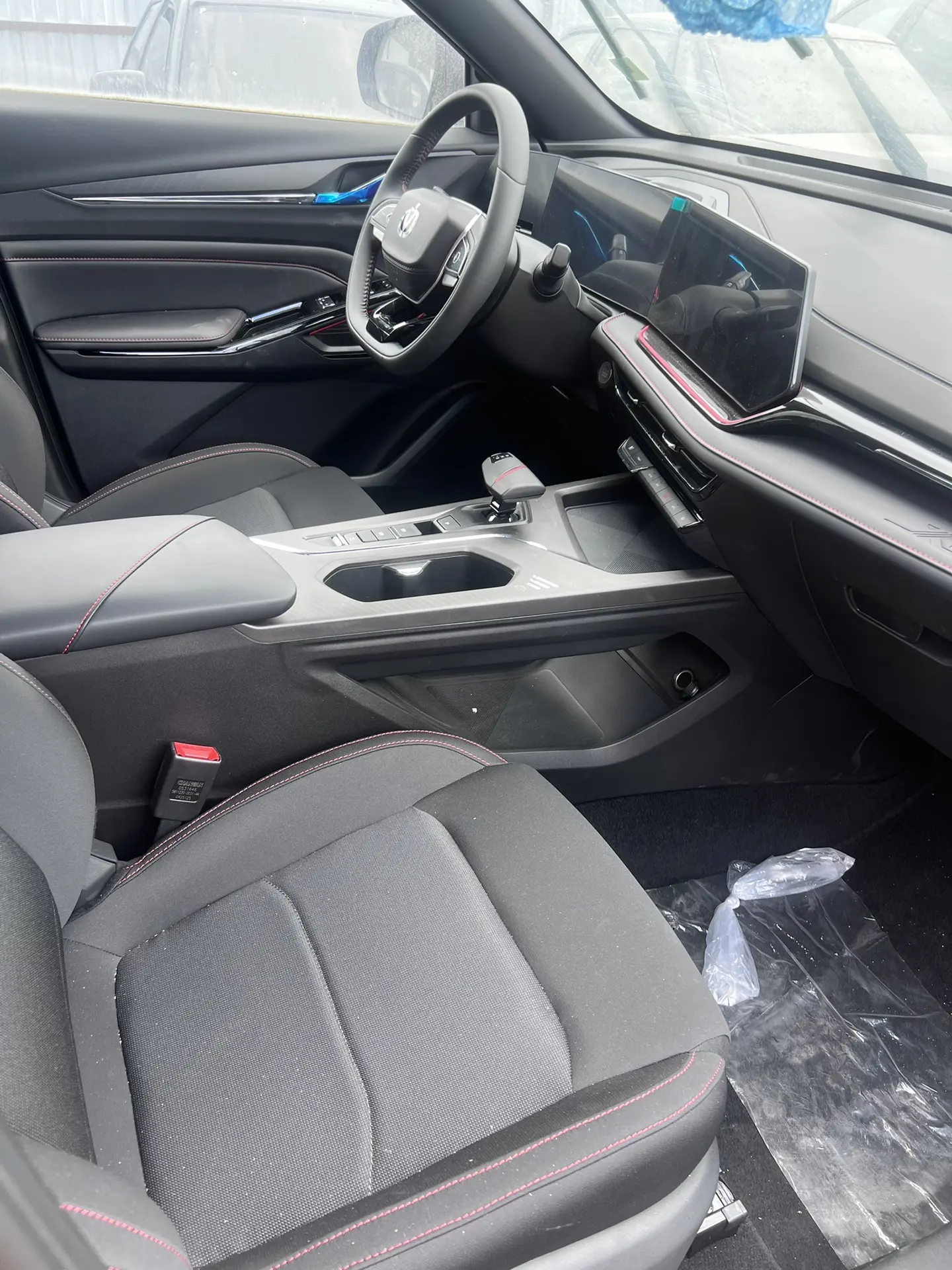 Автомобиль CHANGAN X5 PLUS 2025 1.5 T DCT High Energy Edition CARMODEL: SC6454AAC6VIN: LS4ASE2E1SB342800. 1 шт
