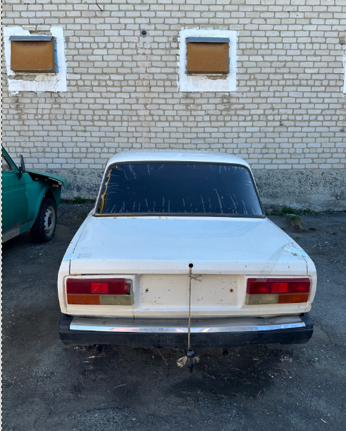 Автомобиль ВАЗ 21074 без г.р.з., в кузове белого цвета, VIN: ХТА210740Т0996243 (ключи и документы отсутствуют, техническое состояние не проверялось, пробег не известен). Имущество продается в том виде, в каком оно есть, в случае продажи возврату/обмену не подлежит. За скрытые дефекты имущества Продавец ответственности не несет.