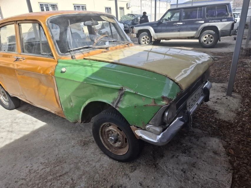 Автомобиль легковой марки «TOYOTA CRESTA», г.в. 1996, гос. номер К750СА75 РУС. Цвет белый. Автомобиль марки «ЗИЛ 131» в корпусе зеленого цвета, без государственного регистрационного знака. Автомобиль марки «ВАЗ 2107» с государственным регистрационным знаком Е 120 ТН 75. VIN: ХТА21144094760856 Автомобиль марки «Тойота Королла. Цвет белый Автомобиль марки «Москвич 412 ИЭ». 1981 г.в. Государственный регистрационный знак Е245ТХ75 РУС. Цвет Бизон, (Перечень в документации)