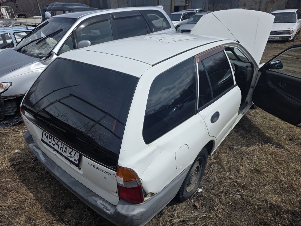 Автомобиль марки Mitsubishi Libero, г/н М854НА27,2001 г.в.,№ кузова СВ2V0702674, белого цвета