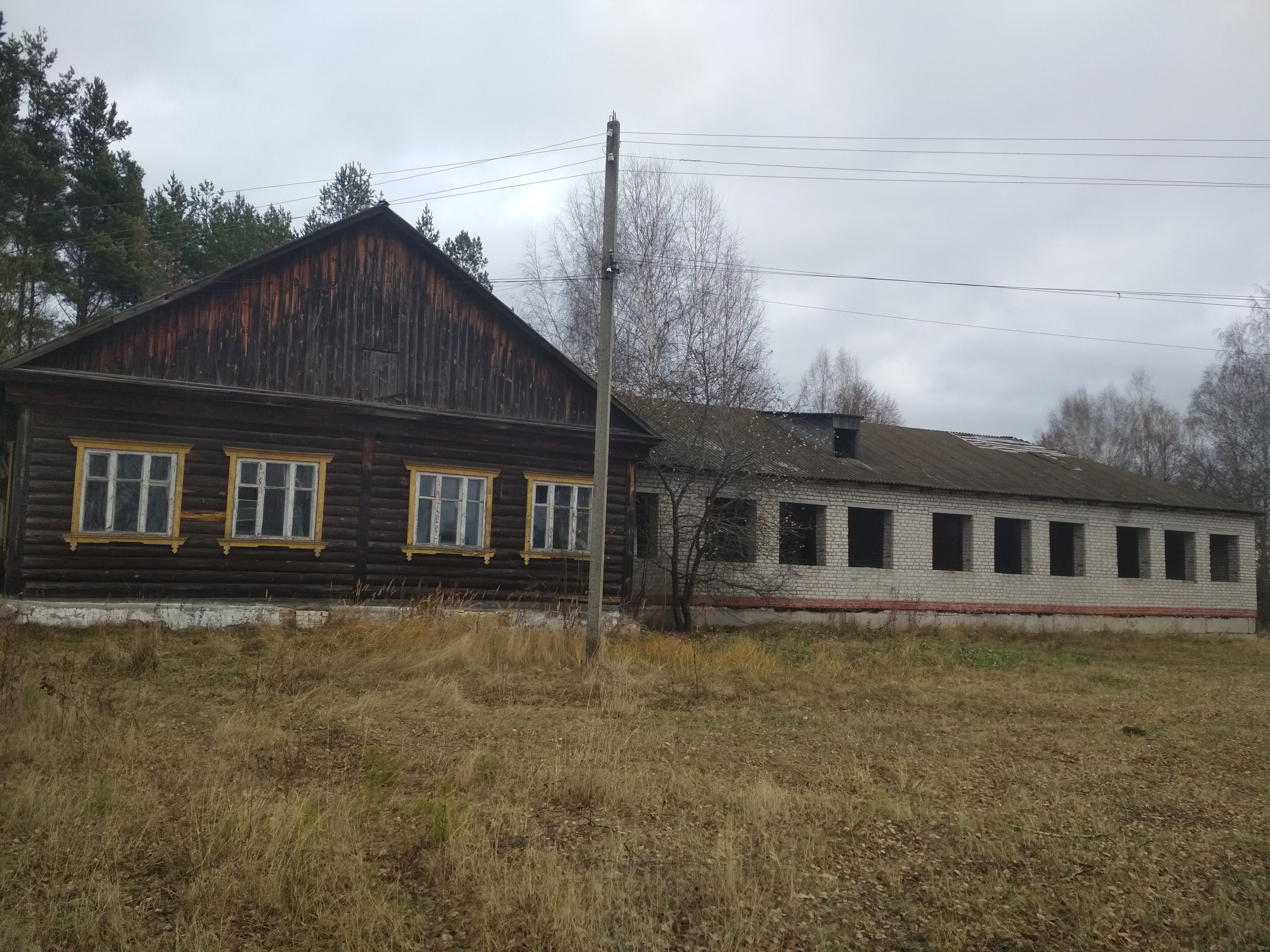 Здание, назначение - нежилое, 1 этаж, общей площадью 684,6 кв. м, К№ 62:04:1100101:445; земельный участок, площадью 1715 кв. м, К№ 62:04:1100101:463, разрешенное использование: под нежилым зданием, категория земель: земли населенных пунктов