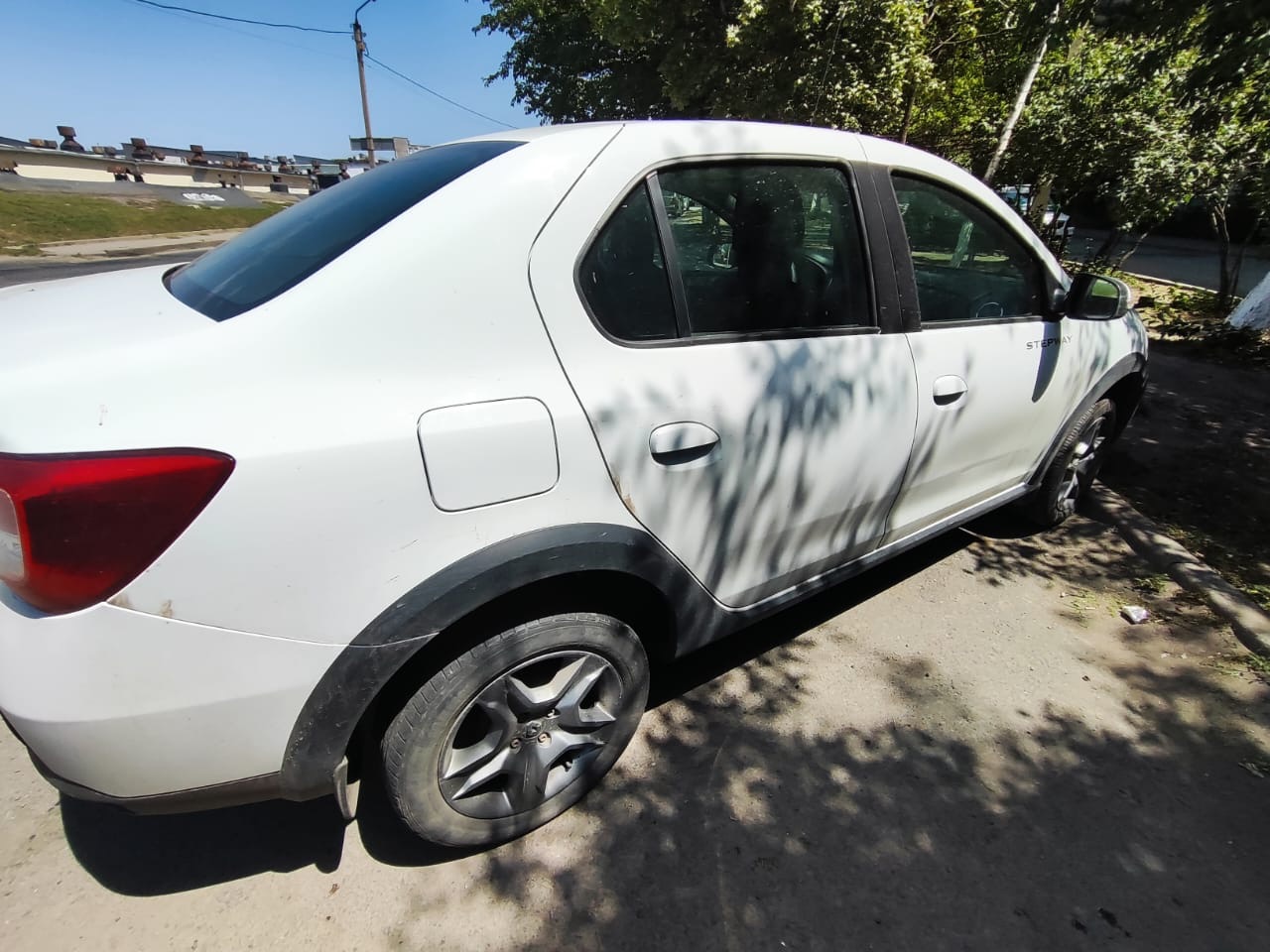 Легковой автомобиль (седан) Renault Logan Stepway, 2021 г.в., г/н В196КО761, VIN X7L4SRLT667548026, белого цвета, в рабочем состоянии, на заднем бампере трещина, должник ООО Медицина 21 ВЕК (ИНН 6167142910), (Поручение ТУ Росимущества в РО от 23.10.2025 № 61-1413-У). Адрес (местоположение): Ростовская область, г. Ростов-на-Дону, ул. Стартовая 12.