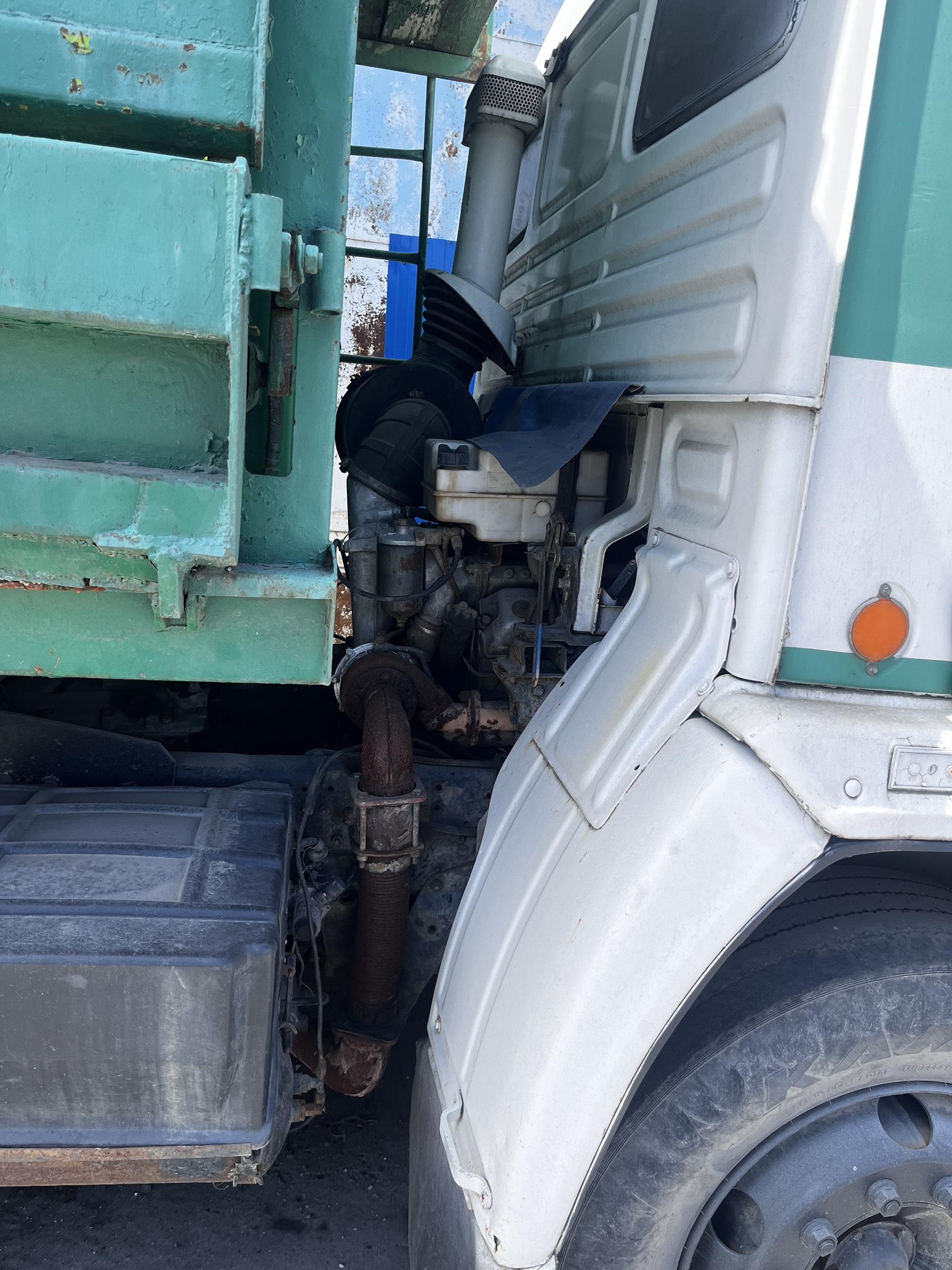 Грузовой самосвал 452803, 2003 г.в., г/н У979ЕА761, VIN Х8945280330ВА7210, номер рамы ХТС53215032190336, бело-зеленого цвета, должник ООО Вектор (ИНН 6161090574), (Поручение ТУ Росимущества в РО от 19.08.2026 № 61-1318-У). Адрес (местоположение): Ростовская область, г. Ростов-на-Дону, ул. 1-я Луговая, д. 32А.