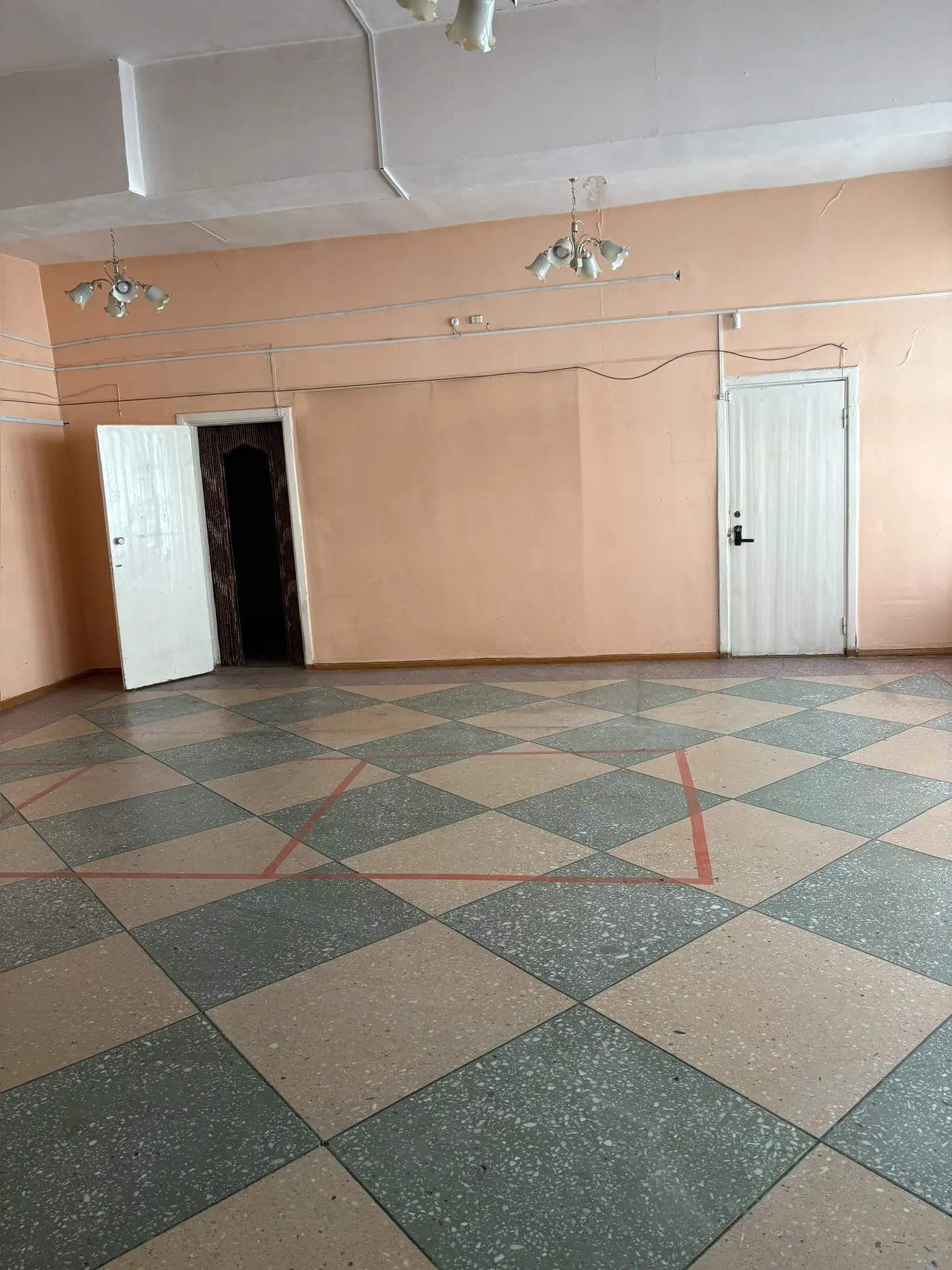 Нежилые помещения площадью 89,6 кв. м.