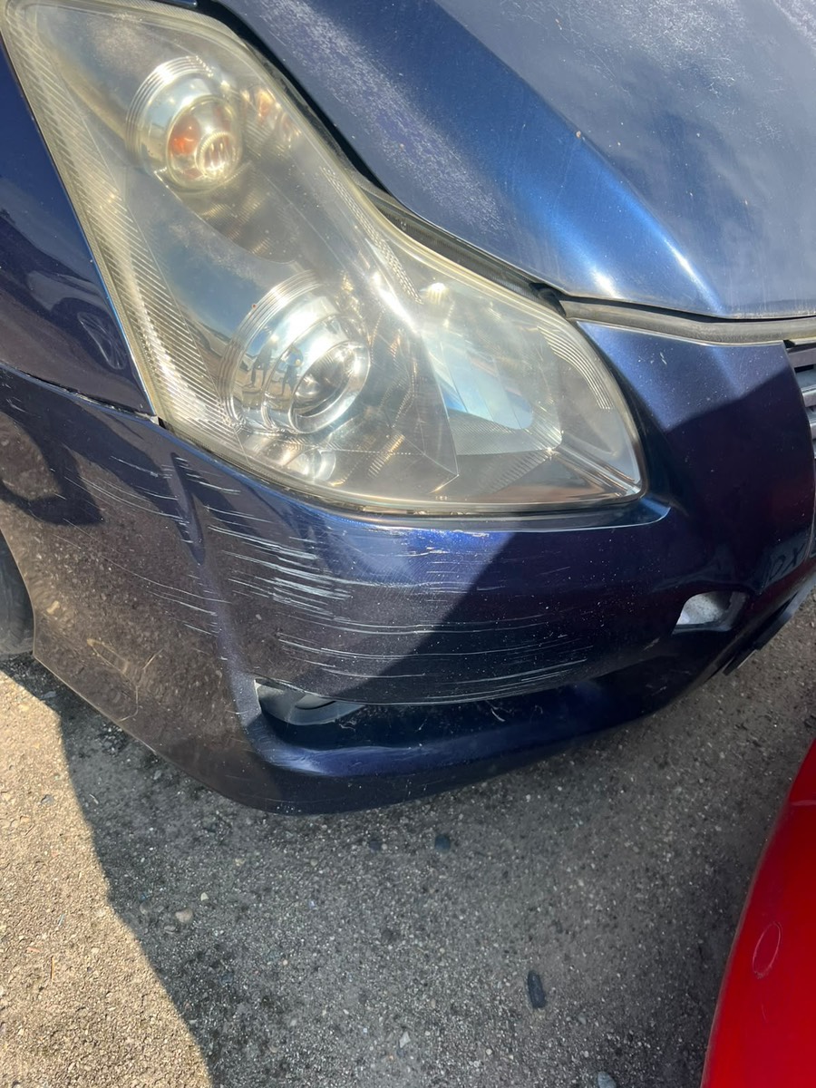 Автомобиль Toyota Blade VIN AZE156-1020086, 2007 год выпуска, синего цвета, без ключа зажигания, двери, капот, багажник закрыты, регистрационный знак Н643ВВ АВН. Документы отсутствуют.