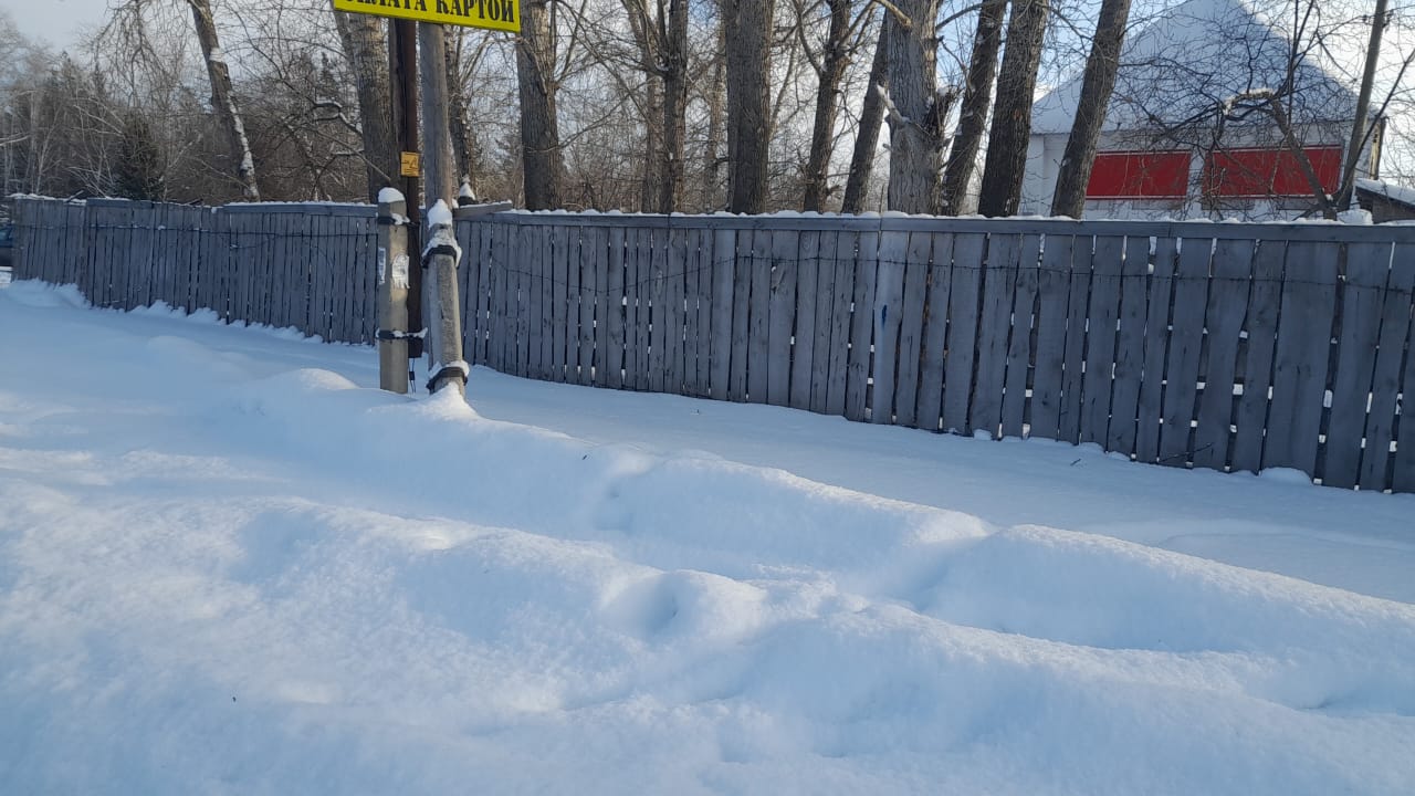 Торговый стенд с прилавком для торговли ритуальными товарами на городском кладбище п. Рябково (место №7 в схеме размещения объектов)