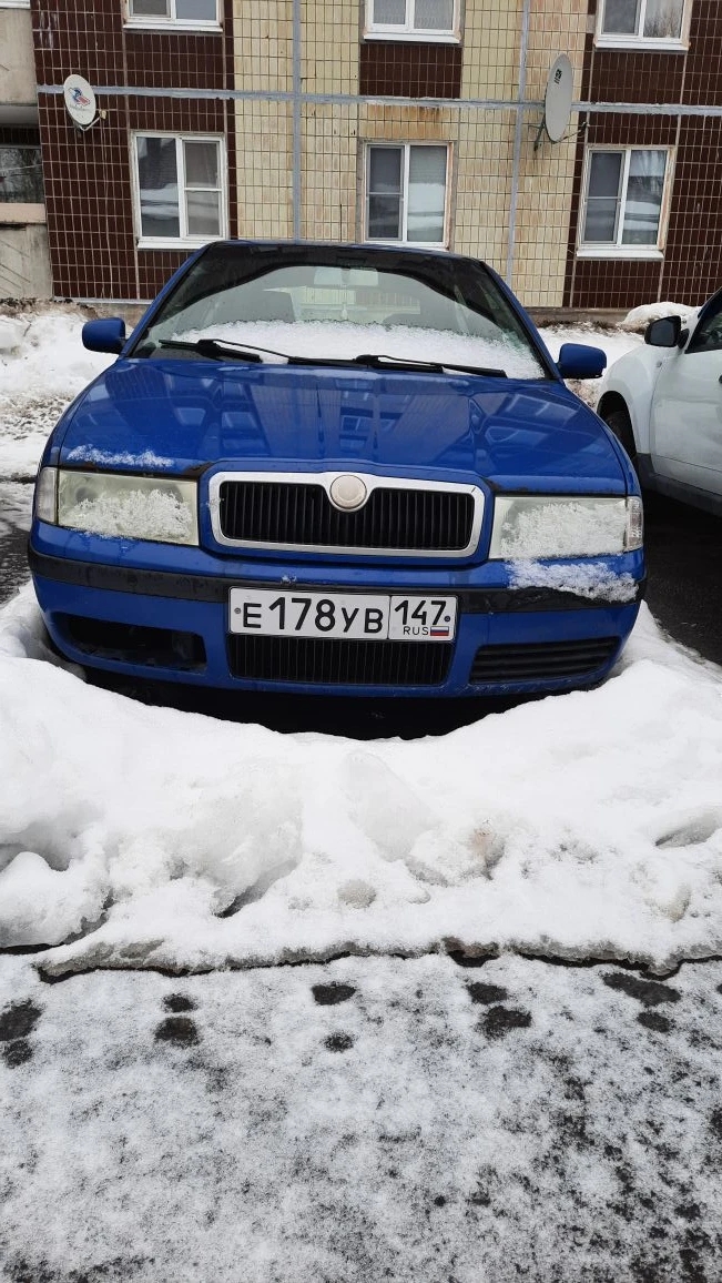 автомобиль SKODA OKTAVIA