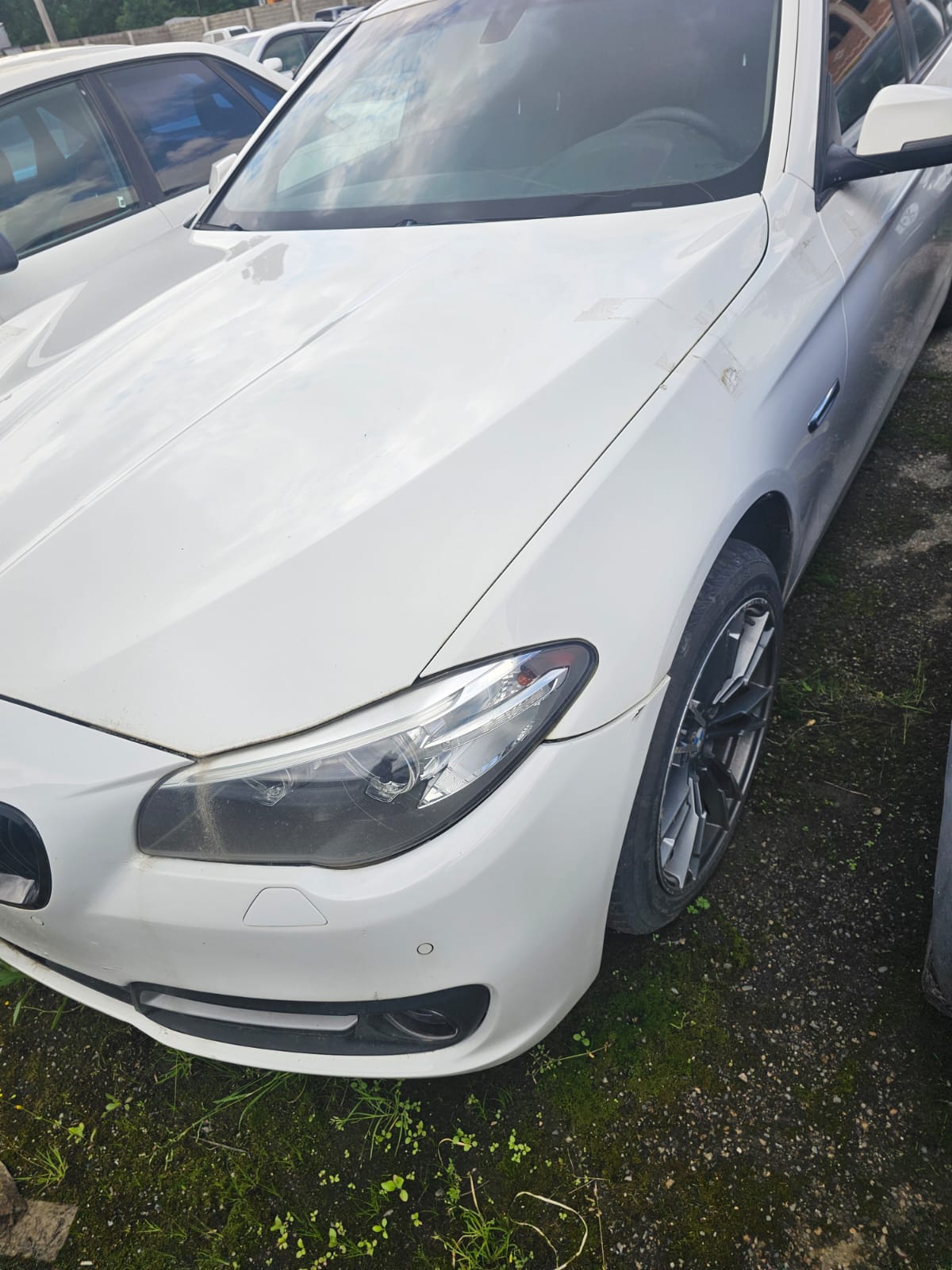 Автомобиль БМВ 528I XDRIVE, белого цвета, 2013 г.в., г.н Н990АХ134, VIN X4X5A79410D363288. Документы отсутствуют.