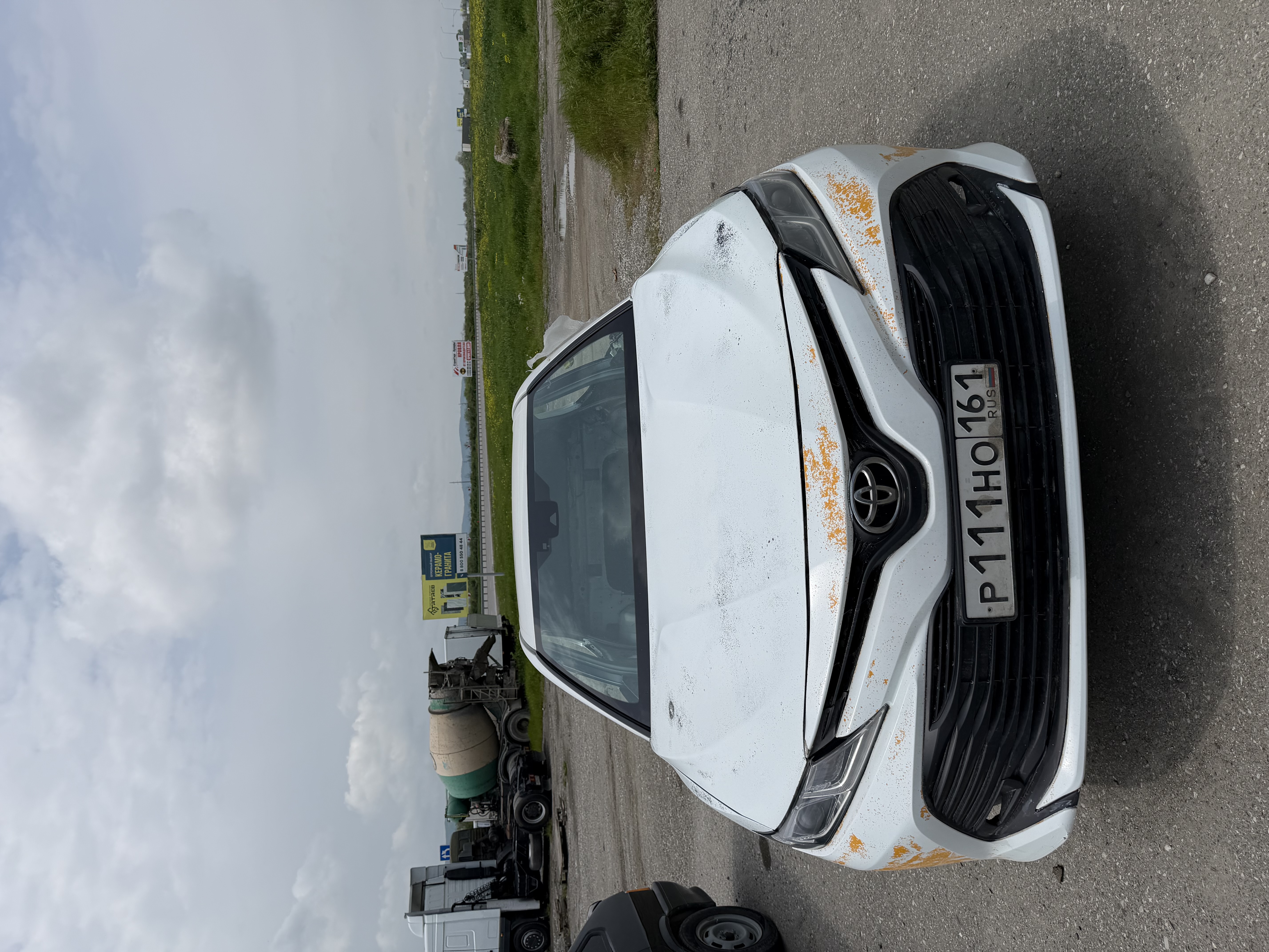 Кузов автомобиля TOYOTA CAMRY, 2020 г.выпуска, VIN XW7BZYHK00S112118, регистрационный знак Р111НО161, цвет белый, на колесах, но без двигателя, коробки передач, салона. Ключ зажигания и документы отсутствуют.