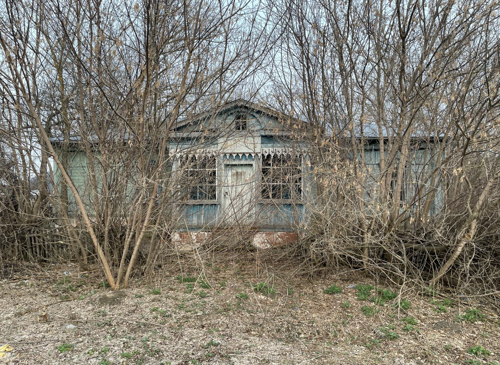 Право заключения договора купли-продажи имущества:вид объекта недвижимости: здание, наименование: данные отсутствуют, назначение: нежилое, площадь 138,8 кв. м, количество этажей: 1, кадастровый номер: 36:29:7500029:109, виды разрешенного использования: административные здания организаций, обеспечивающих предоставление коммунальных услуг.