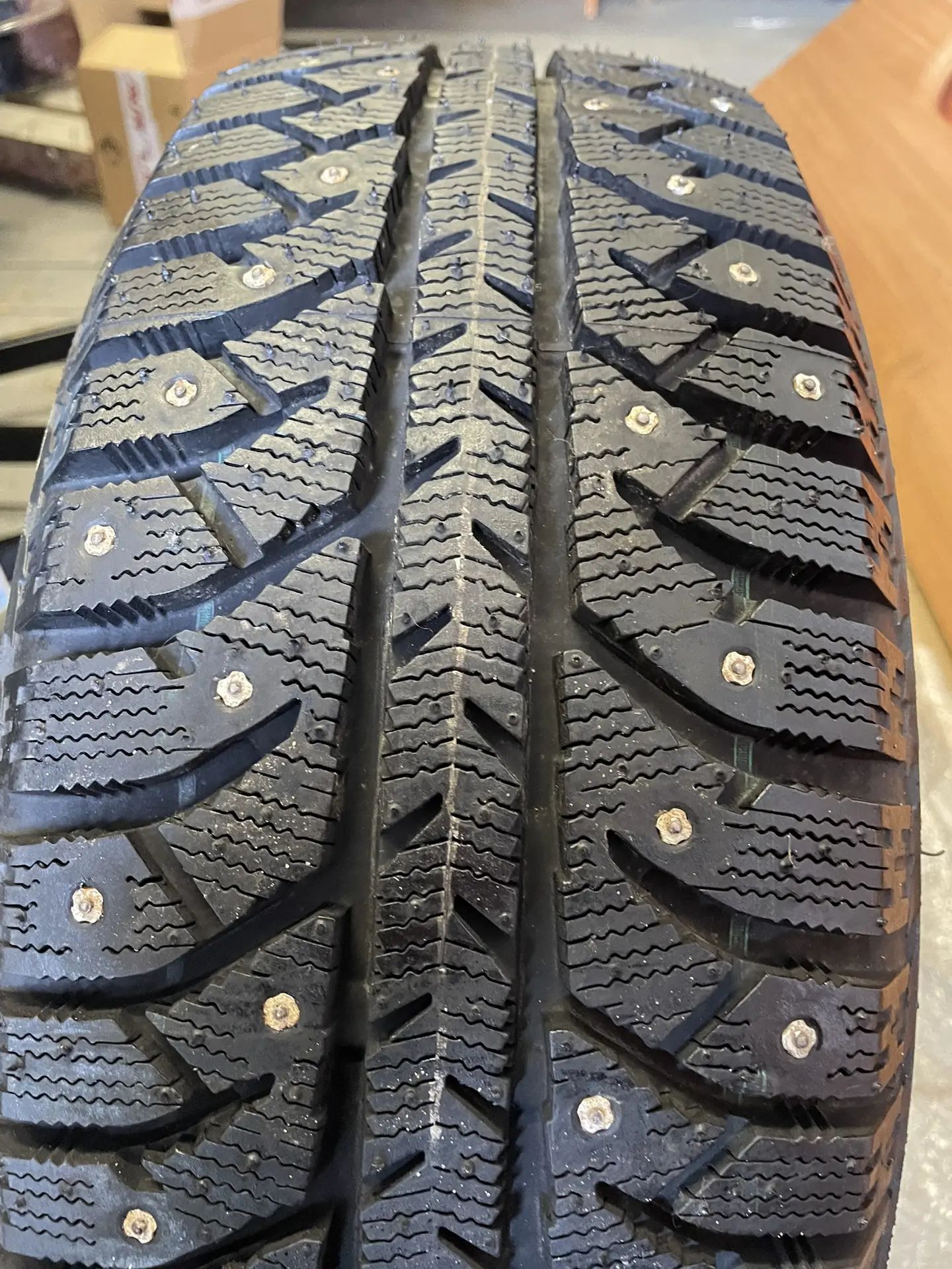 Автомобильная зимняя шина Bridgestone Ice cruiser 7000 185/60 R14