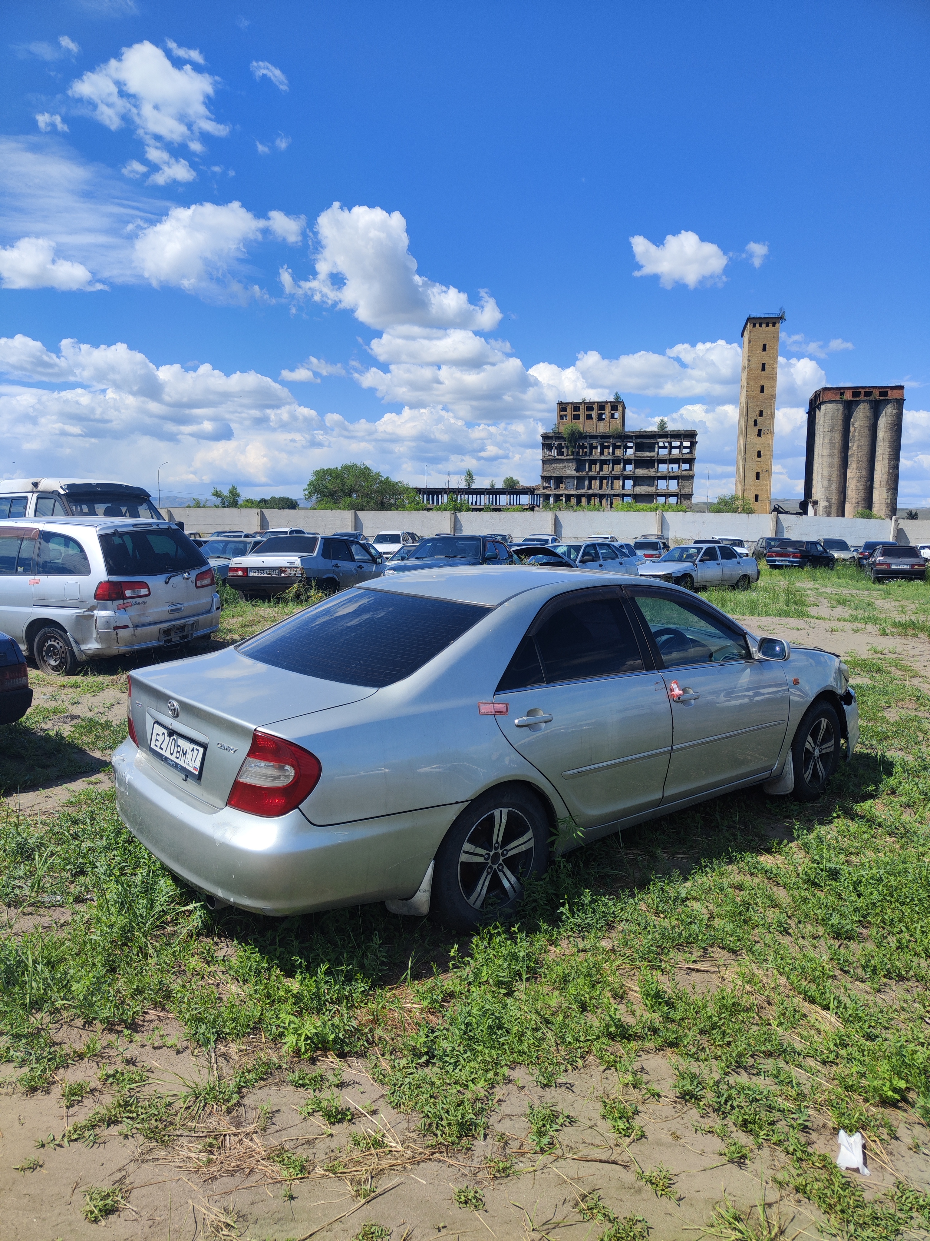 Транспортное средство марки «Toyota Camry» 2001 г.в.,  с государственным регистрационным номером Е270ВМ17.