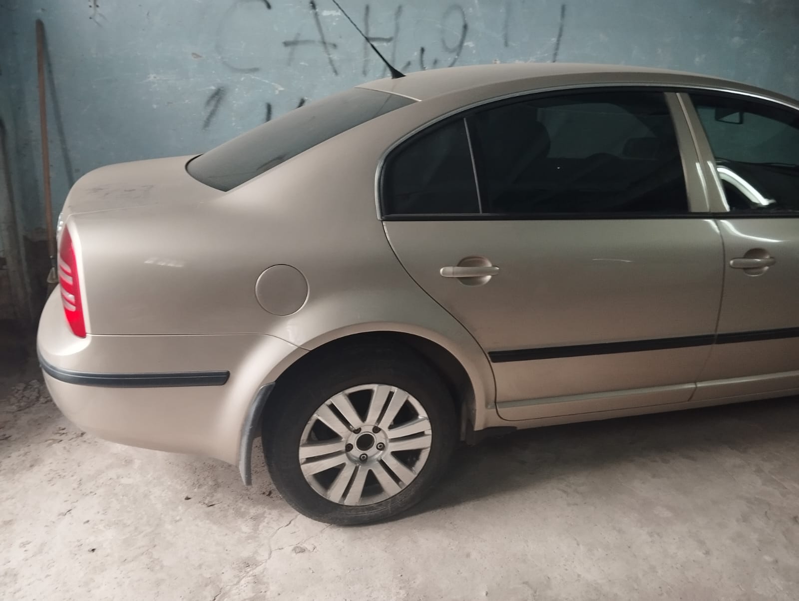 SKODA SUPERB