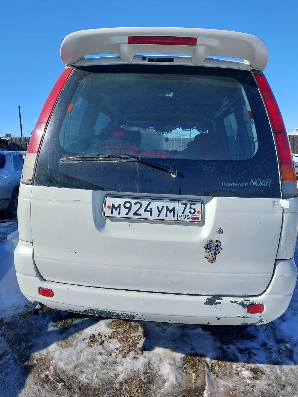 Автомобиль марки «ТОЙОТА ЛИТ АЙС НОАХ» . 200 г.в. Государственный регистрационный номер М924УМ 75.Категория В/М1. Кузов № SR400230399. Цвет белый. Автомобиль марки «Тойота Лит Айс Ноах», 1987 года выпуска, г/н: Н508ЕЕ 75 РУС, номер кузова CR50-0015667, сине-серого цвета, вмятина бампера по левой стороне, трещины, отслоение, сколы ЛПК, Т/С неисправно, причина неизвестна Автомобиль ВАЗ 21074 Лада, г/н М 677 ВУ 75. Транспортоное средство после ДТП, замят передний капот, (Перечень в документации)