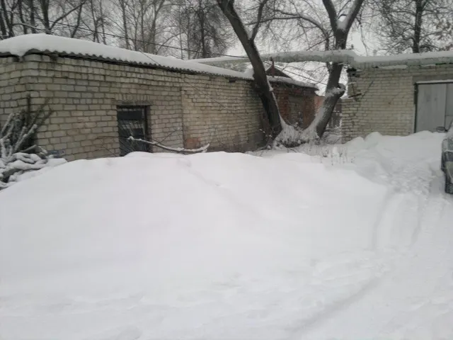 земельный участок общей площадью 59 кв.м, РНФИ П11160024270, с кадастровым номером 73:03:050108:511 по адресу: Россия, Ульяновская область, р-н Вешкаймский, р.п. Вешкайма, ул. Комсомольская, д. 14, с расположенным на нем объектом недвижимого имущества: здание гаража общей площадью 33,4 кв.м, РНФИ П12730000066, с кадастровым номером 73:03:050108:116 по адресу: Ульяновская область, р-н Вешкаймский, р.п. Вешкайма, ул. Комсомольская, д. 14